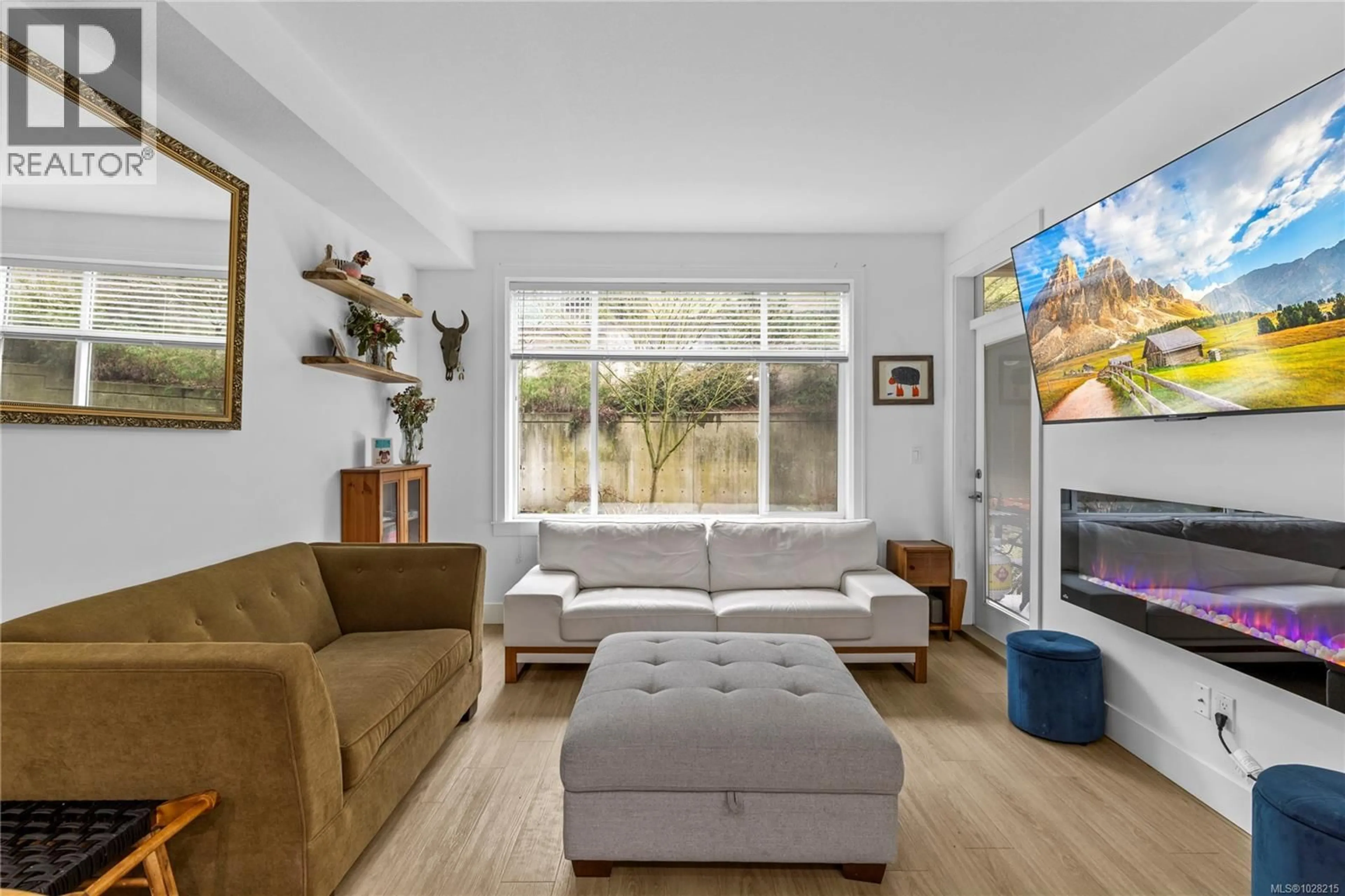 Living room with furniture, unknown for 117 - 4960 SONGBIRD PLACE, Nanaimo British Columbia V9T0H7