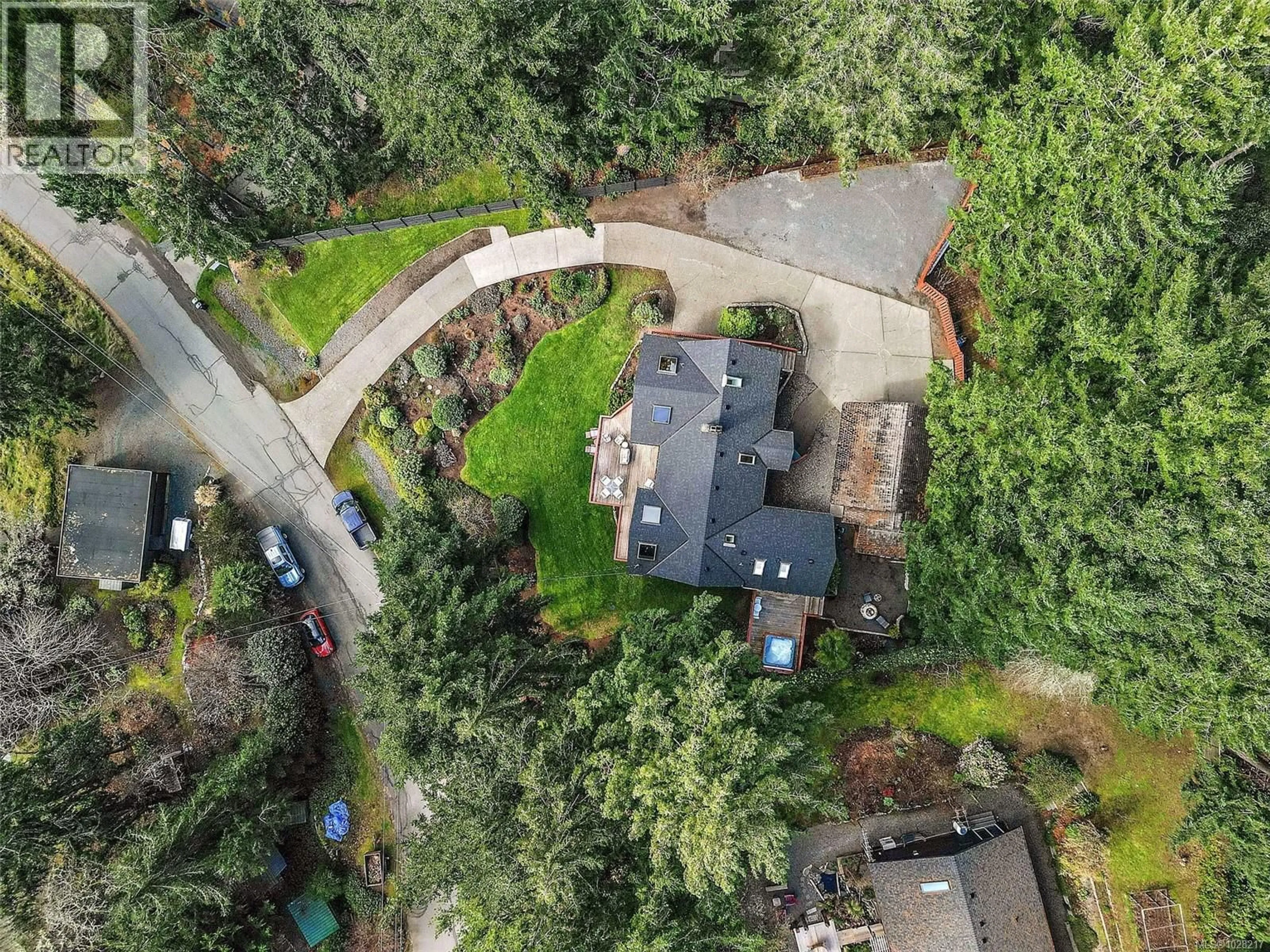 A pic from outside/outdoor area/front of a property/back of a property/a pic from drone, unknown for 539 BAYVIEW PLACE, Duncan British Columbia V9L5X7