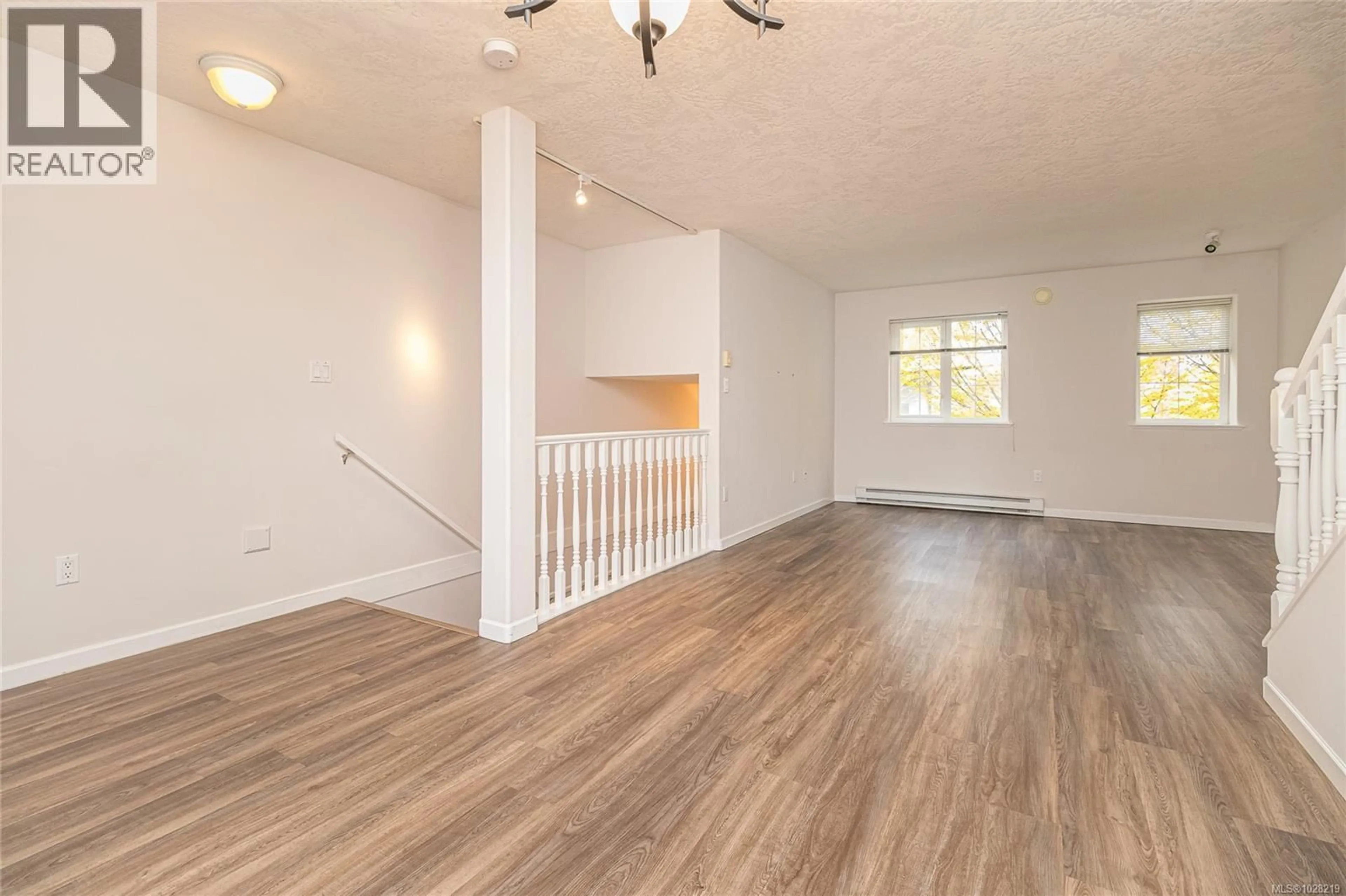 A pic of a room for 13 - 1043 CALEDONIA AVENUE, Victoria British Columbia V8T1E7