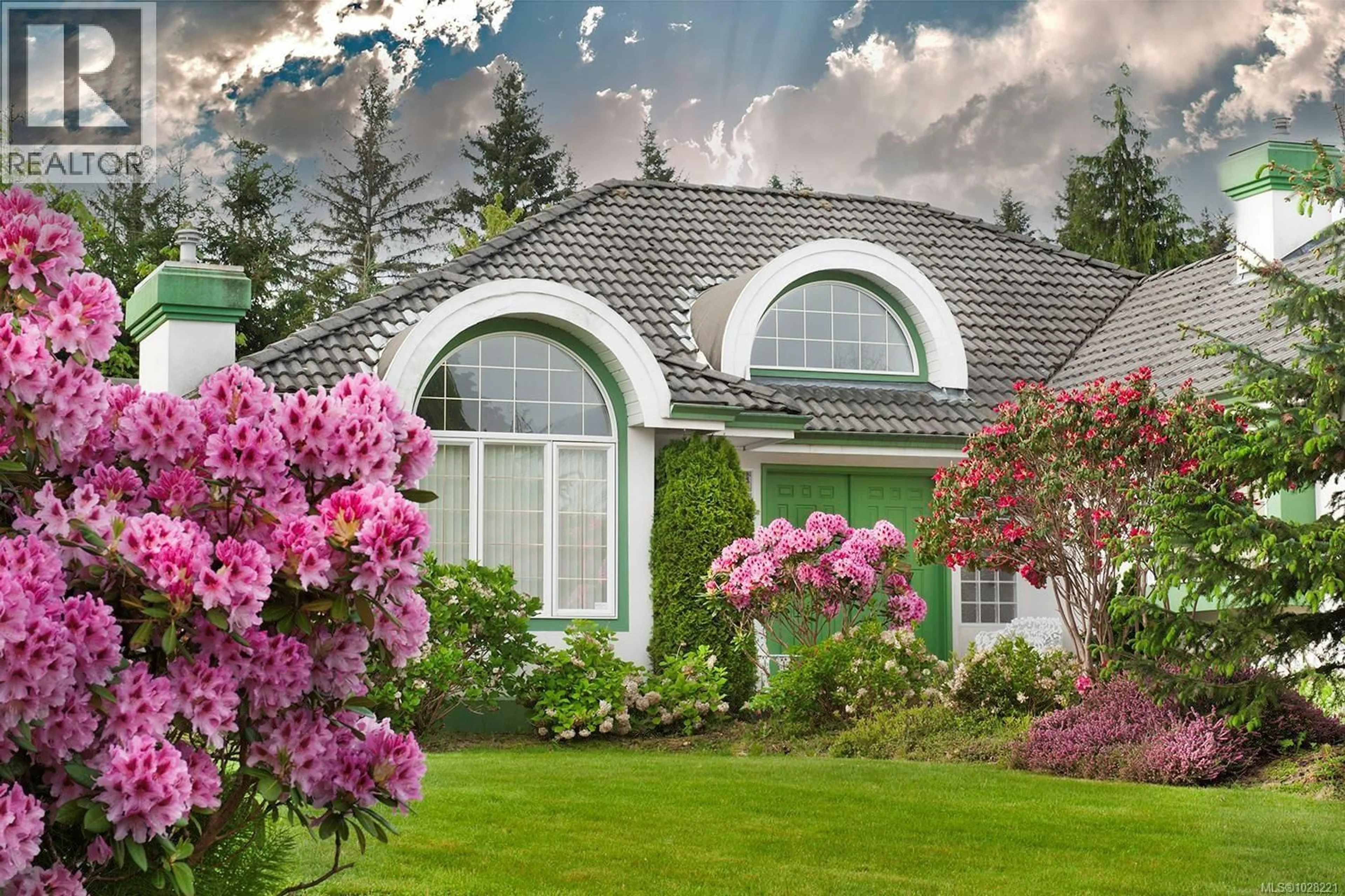 Home with vinyl exterior material, street for 1991 FAIRWAY DRIVE, Campbell River British Columbia V9H1R5