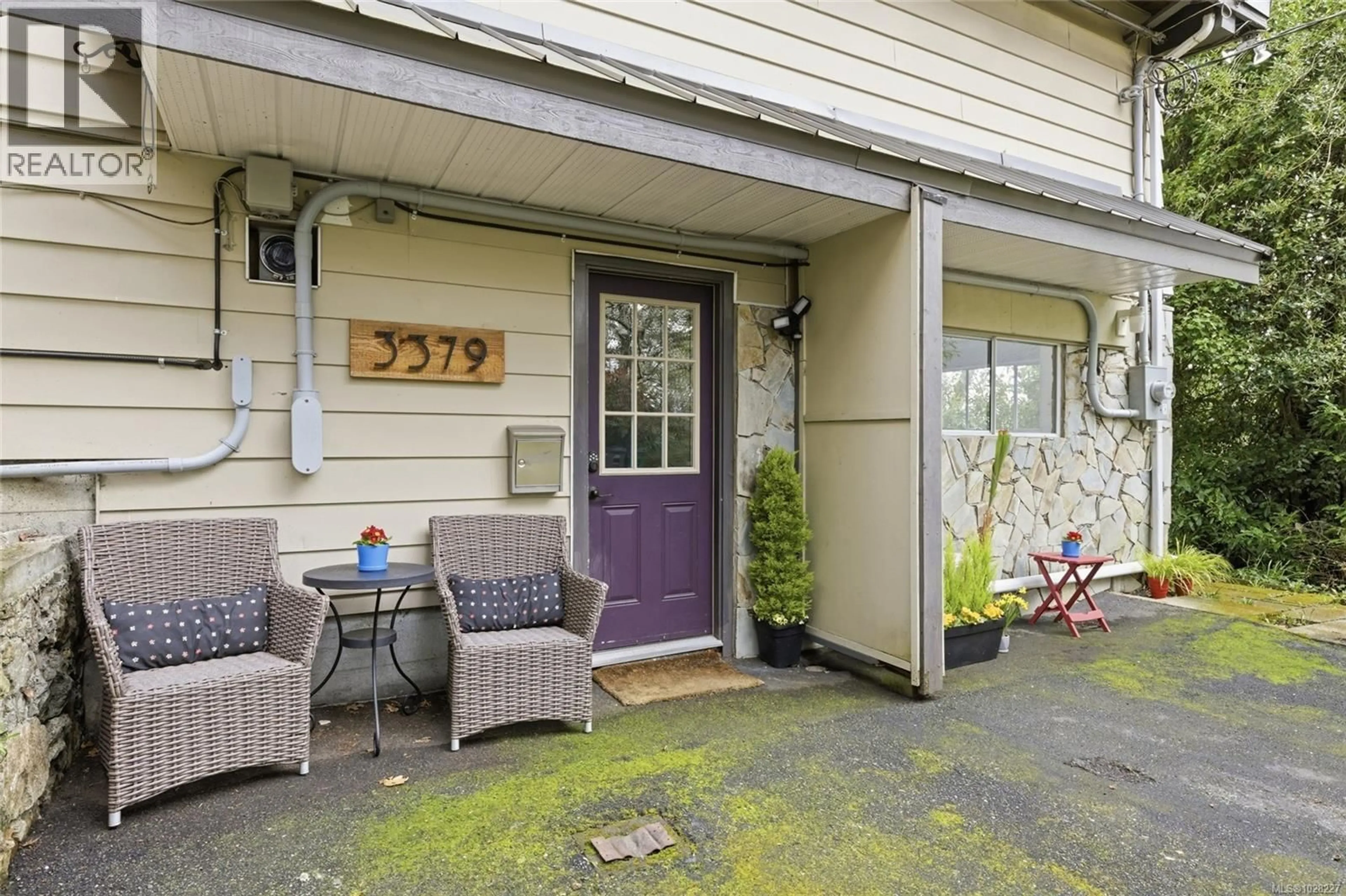 Patio, street for 3379 CONNORTON LANE, Saanich British Columbia V8P3K2