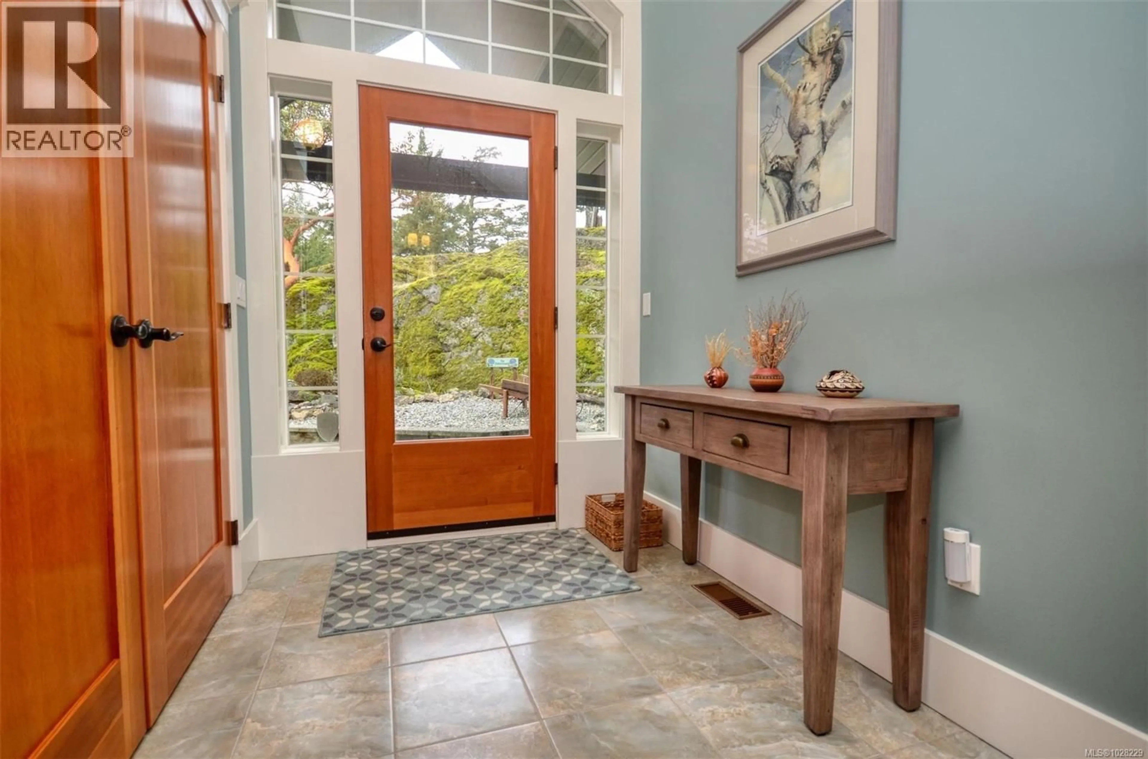 Indoor entryway for 4935 DEER PARK TRAIL, Metchosin British Columbia V9C4J5