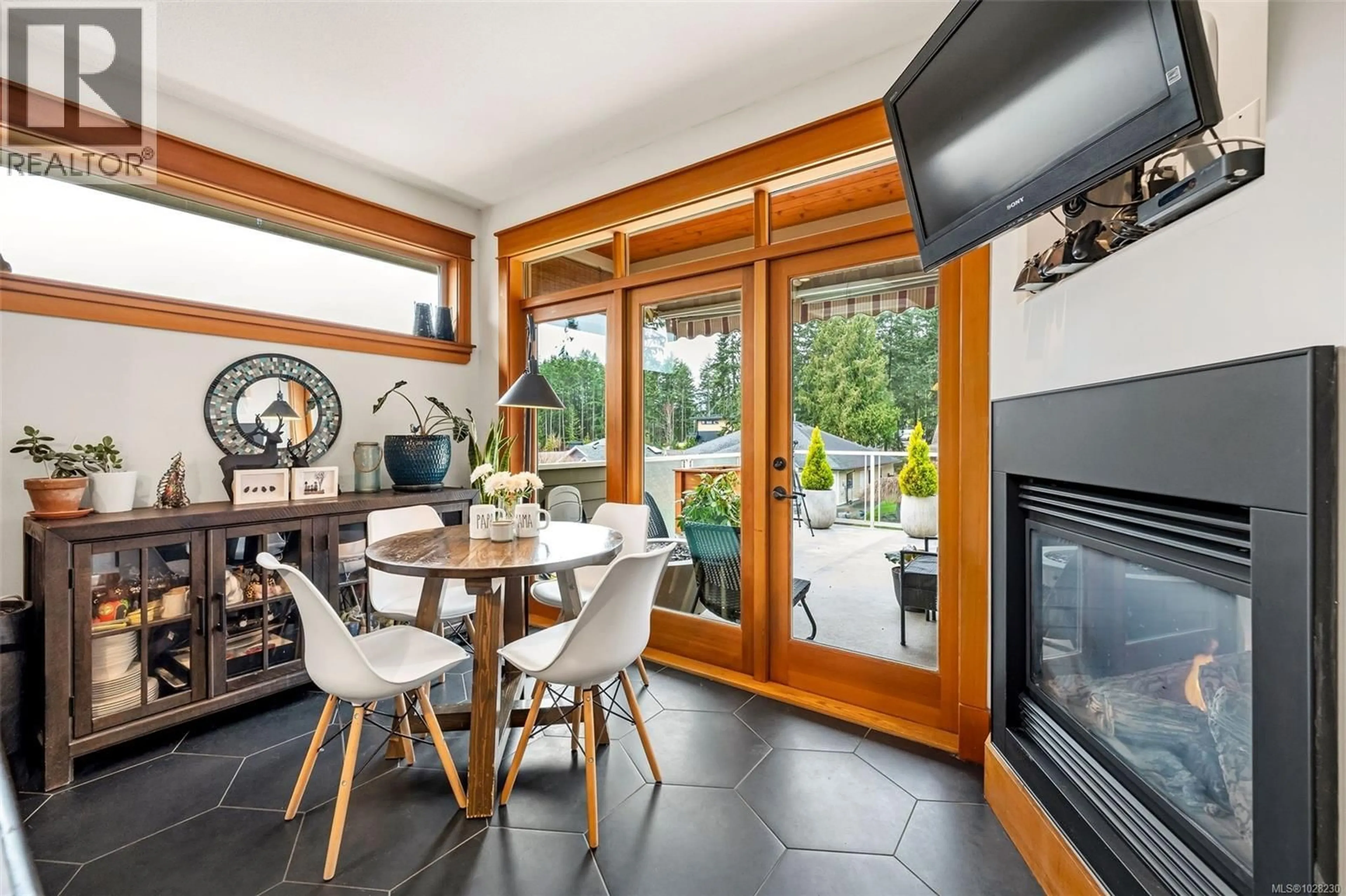 Open concept kitchen, ceramic/tile floor for 3676 MONTEREY DRIVE, Nanaimo British Columbia V9T6R9