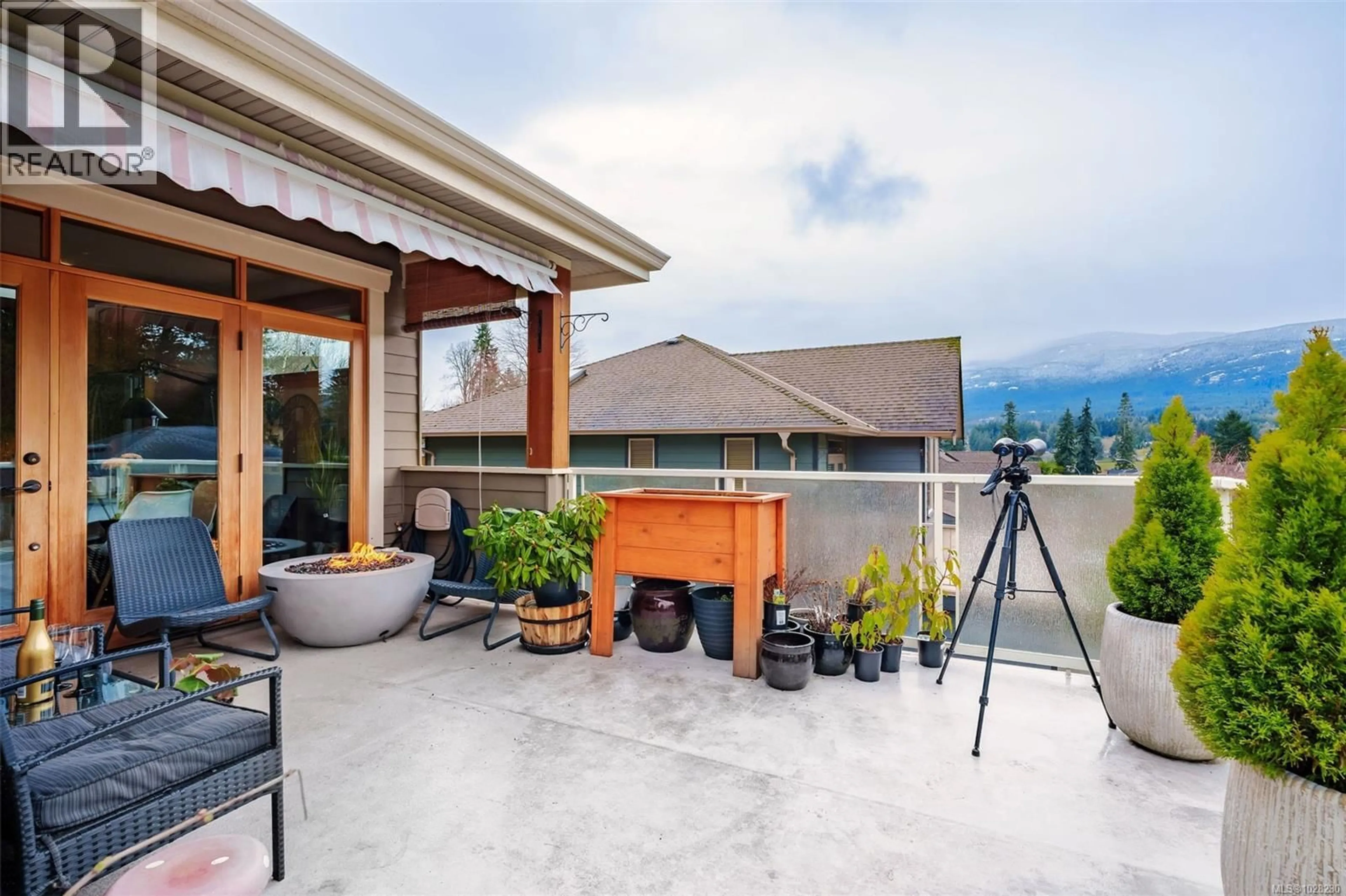 Patio, mountain view for 3676 MONTEREY DRIVE, Nanaimo British Columbia V9T6R9