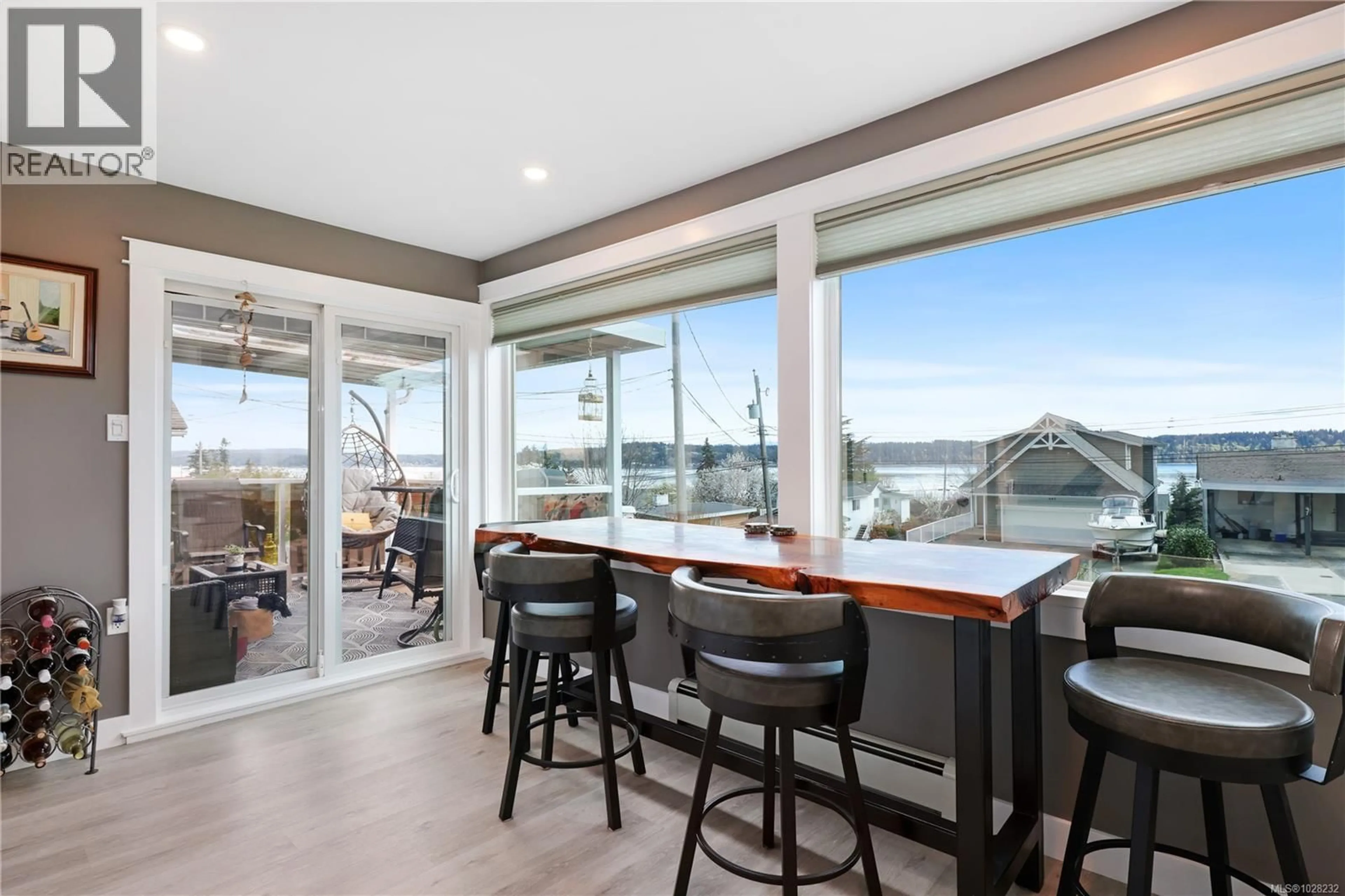 Open concept kitchen, unknown for 542 THULIN STREET, Campbell River British Columbia V9W2L1