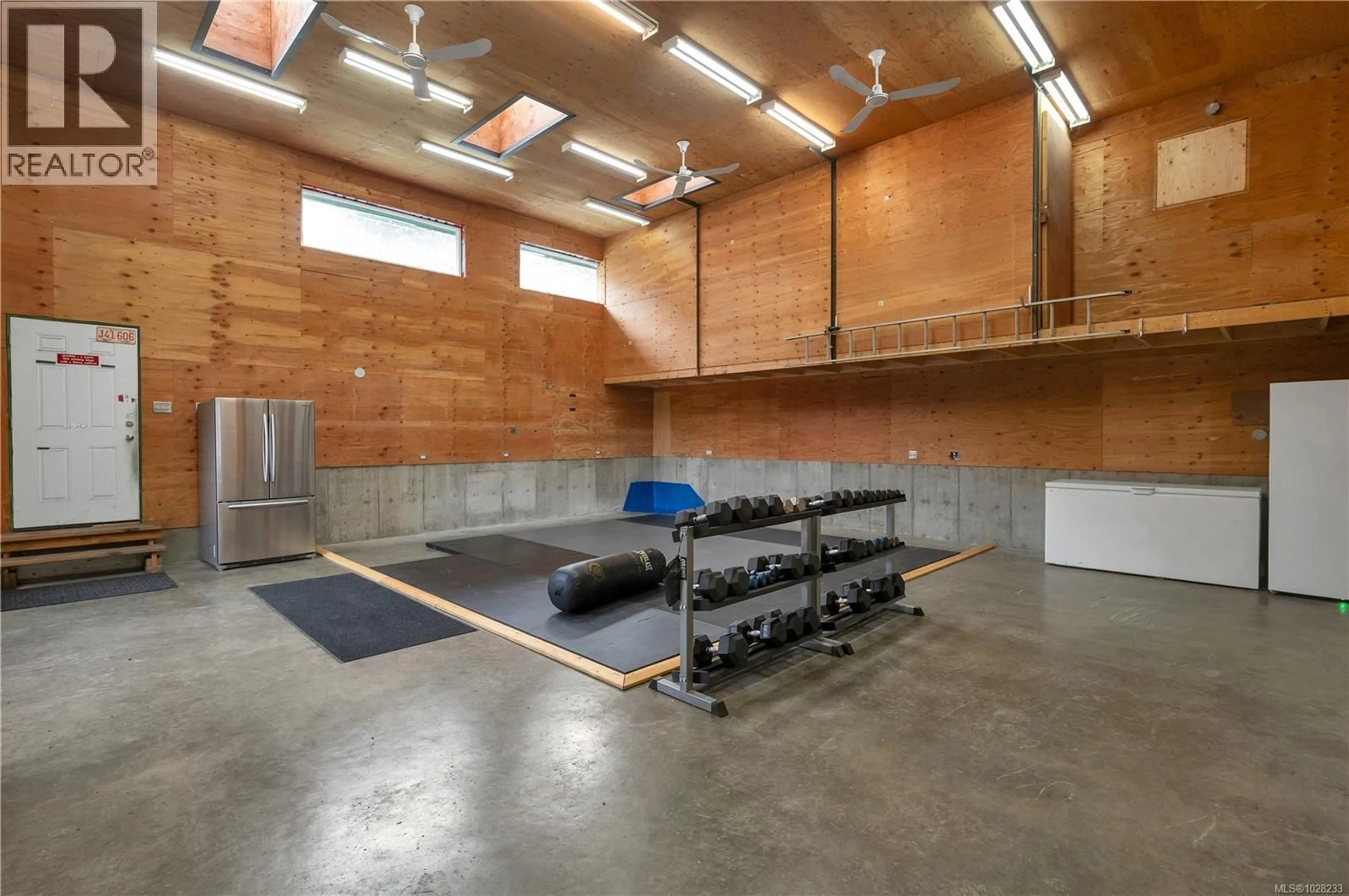 Indoor garage for 1527 HYACINTHE BAY ROAD, Quadra Island British Columbia V0P1H0