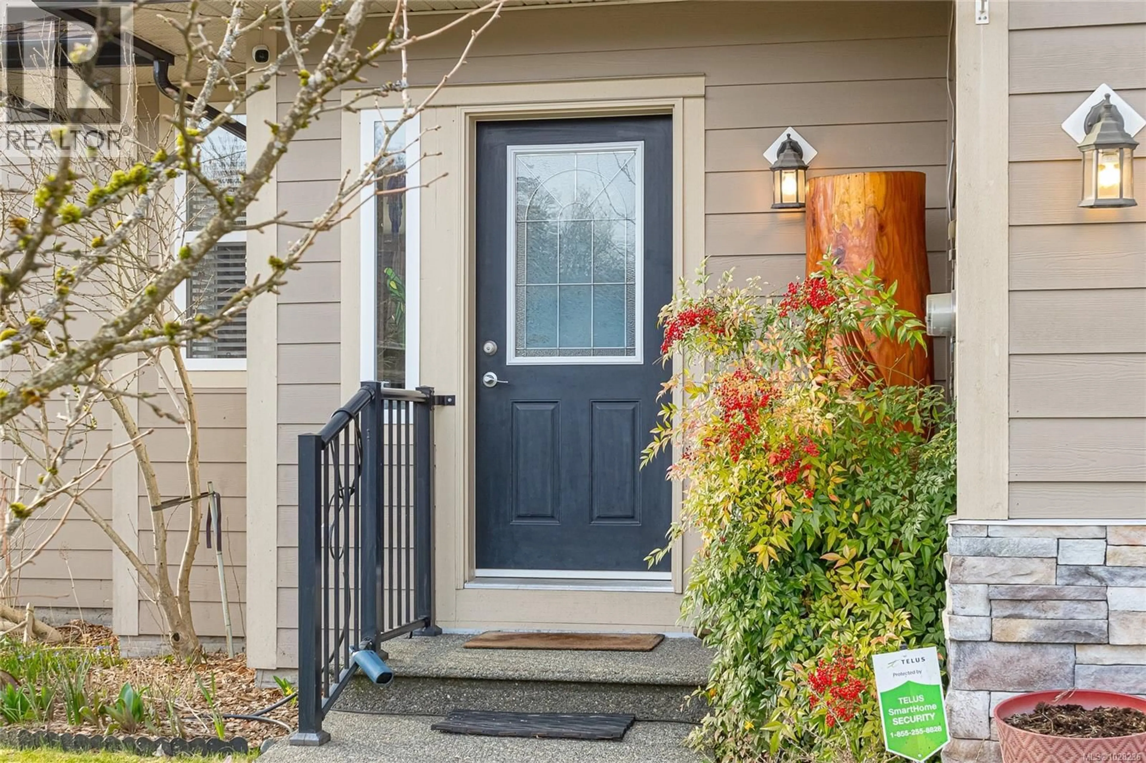Indoor entryway for 1 - 3085 SHERMAN ROAD, Duncan British Columbia V9L2C1