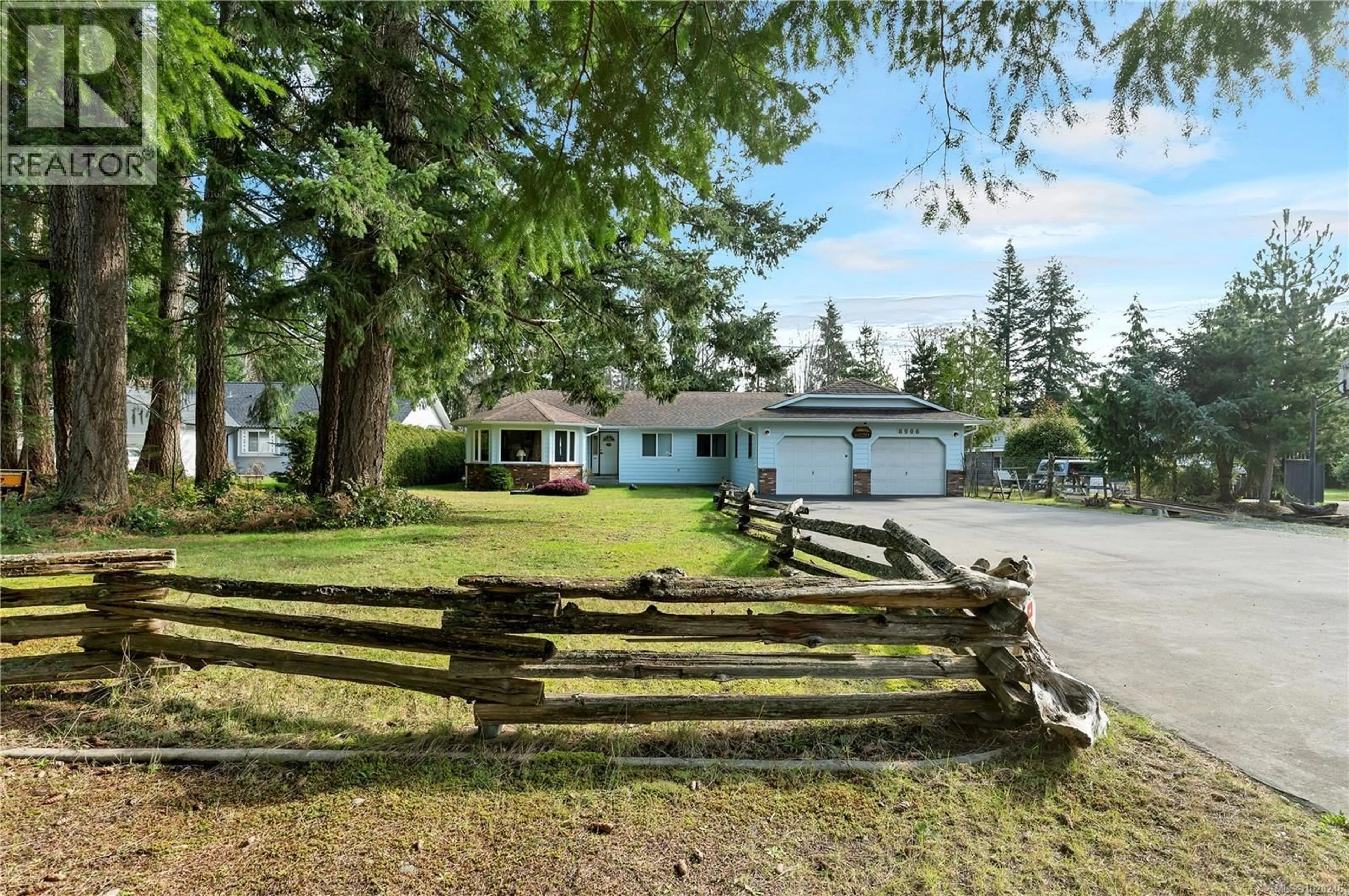 A pic from outside/outdoor area/front of a property/back of a property/a pic from drone, street for 8906 MCLAREY AVENUE, Black Creek British Columbia V9J1A3