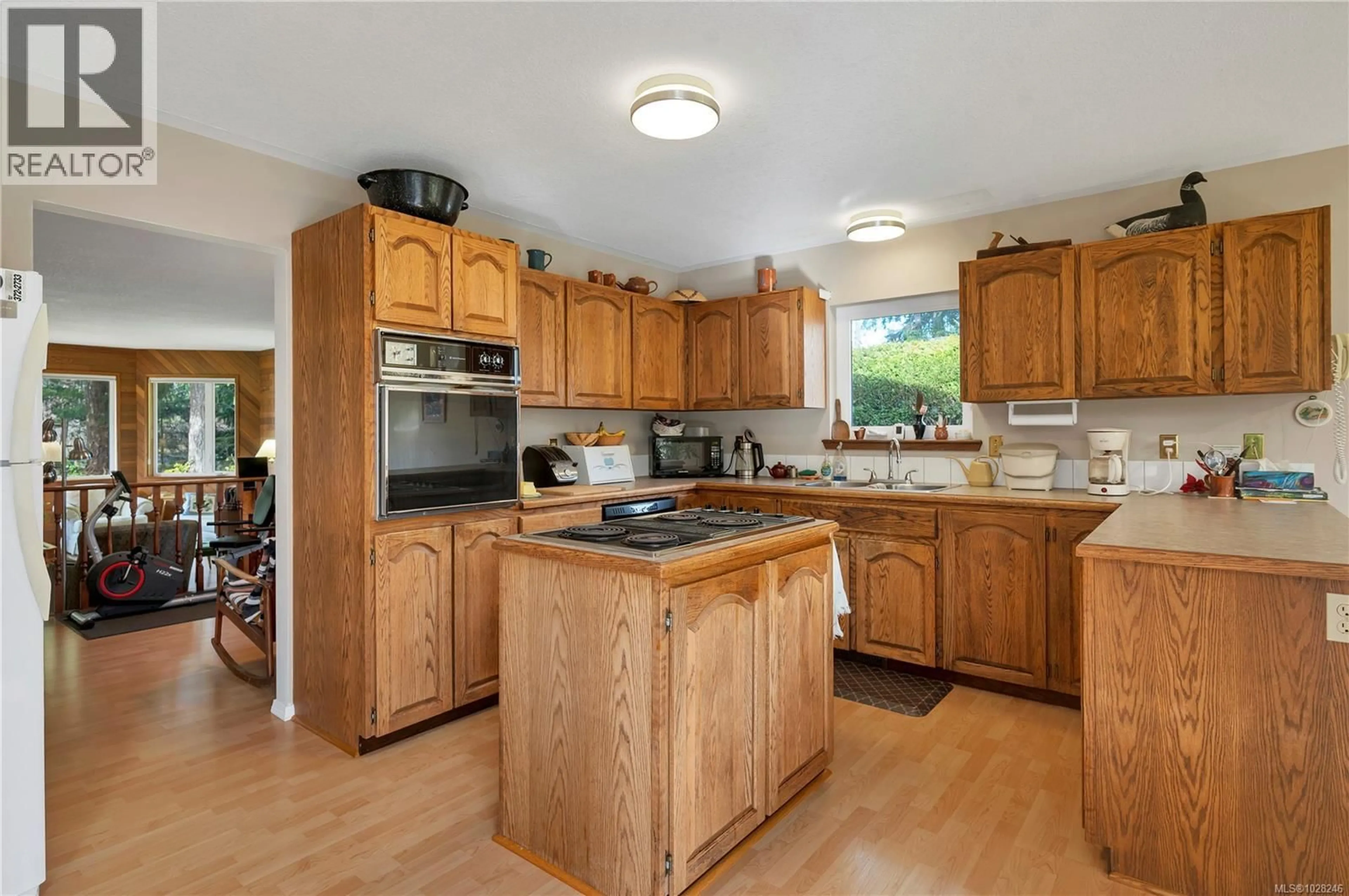 Unknown for 8906 MCLAREY AVENUE, Black Creek British Columbia V9J1A3