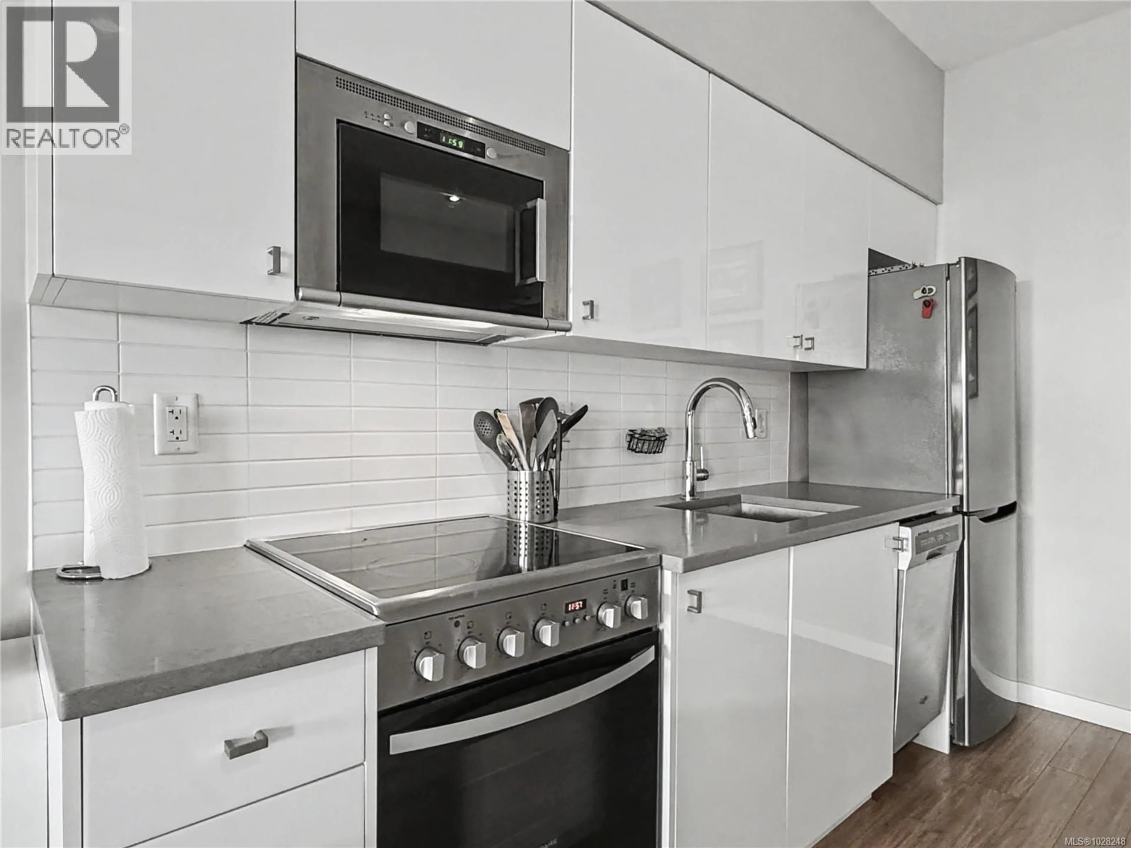 Standard kitchen, unknown for 201 - 785 TYEE ROAD, Victoria British Columbia V9A7R5
