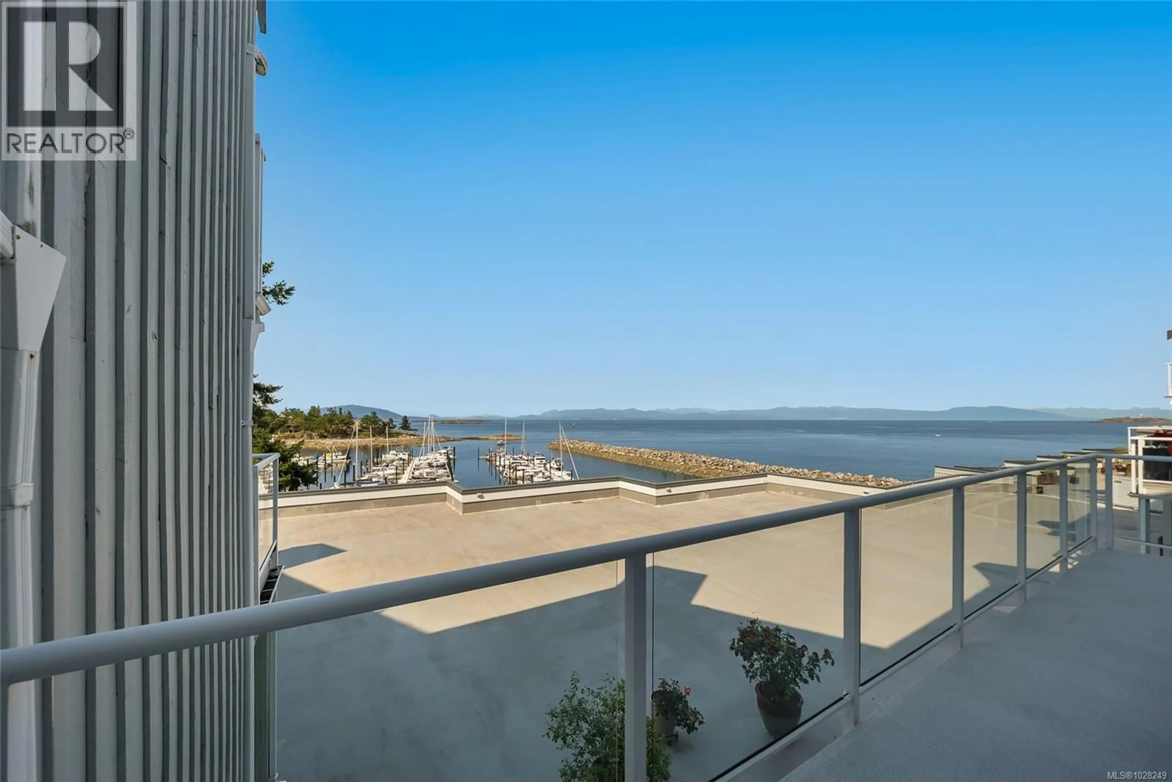 Balcony in the apartment, water/lake/river/ocean view for 403 - 3555 OUTRIGGER ROAD, Nanoose Bay British Columbia V9P9K1