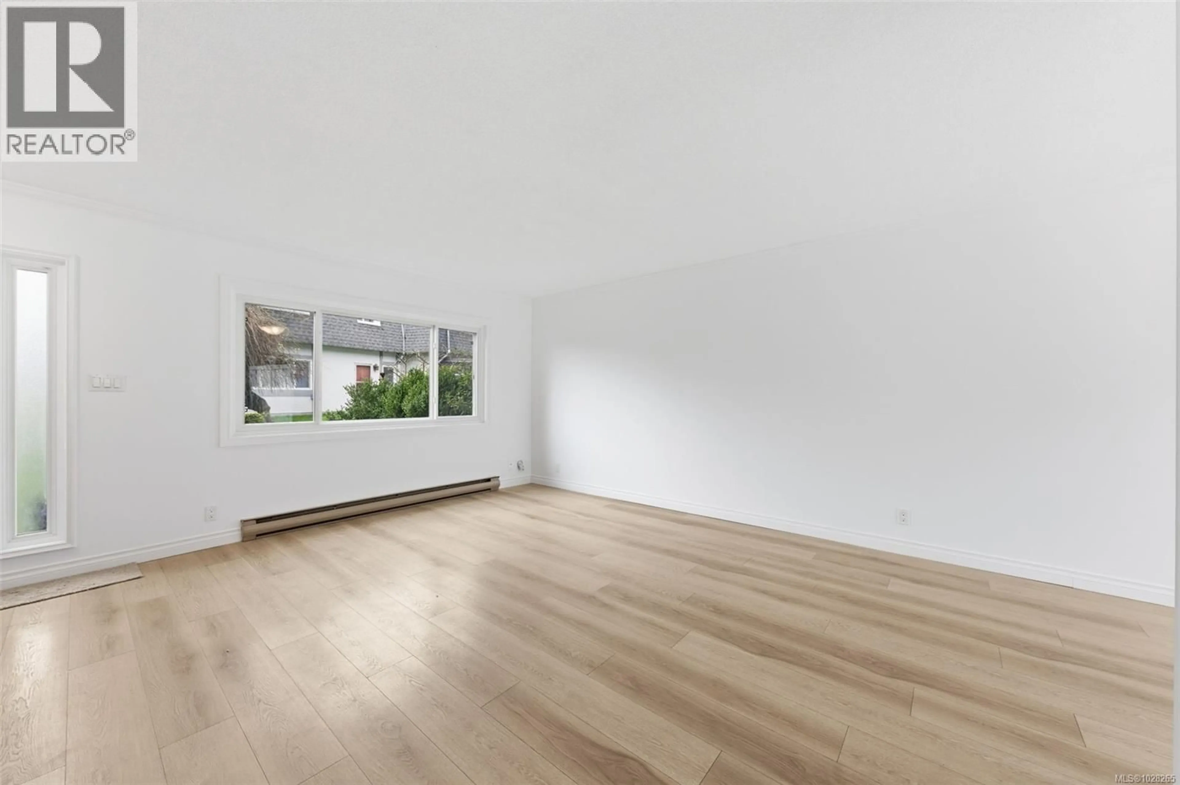 A pic of a room for 974 MARKET STREET, Victoria British Columbia V8T2E9