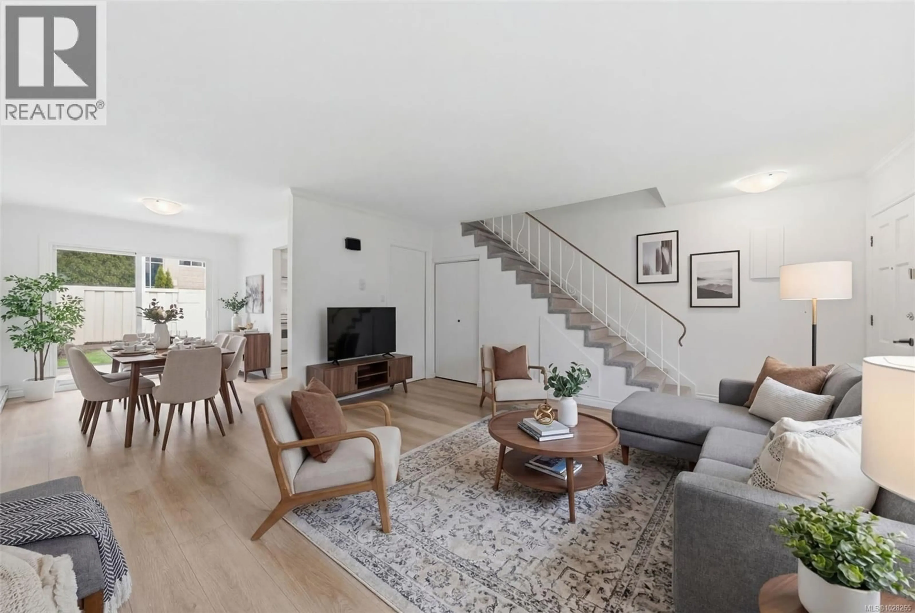 Living room with furniture, unknown for 974 MARKET STREET, Victoria British Columbia V8T2E9