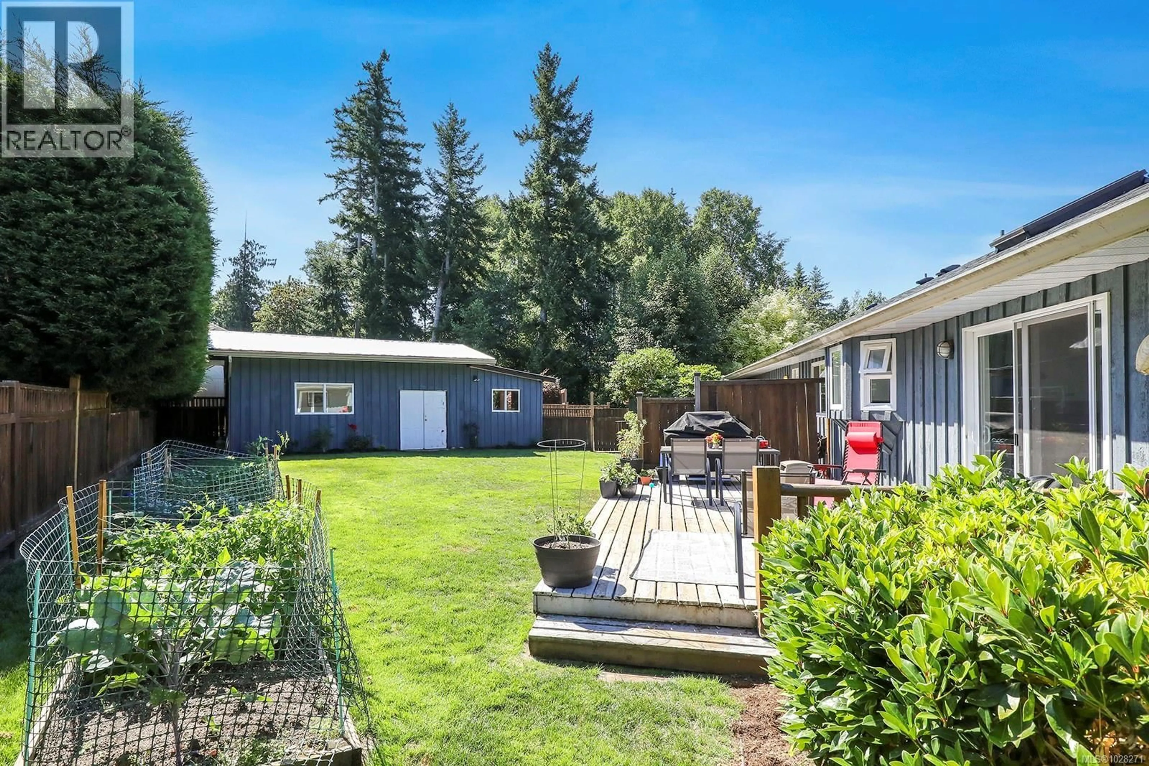 Patio, street for 2695 CARSTAIRS DRIVE, Courtenay British Columbia V9N4A3