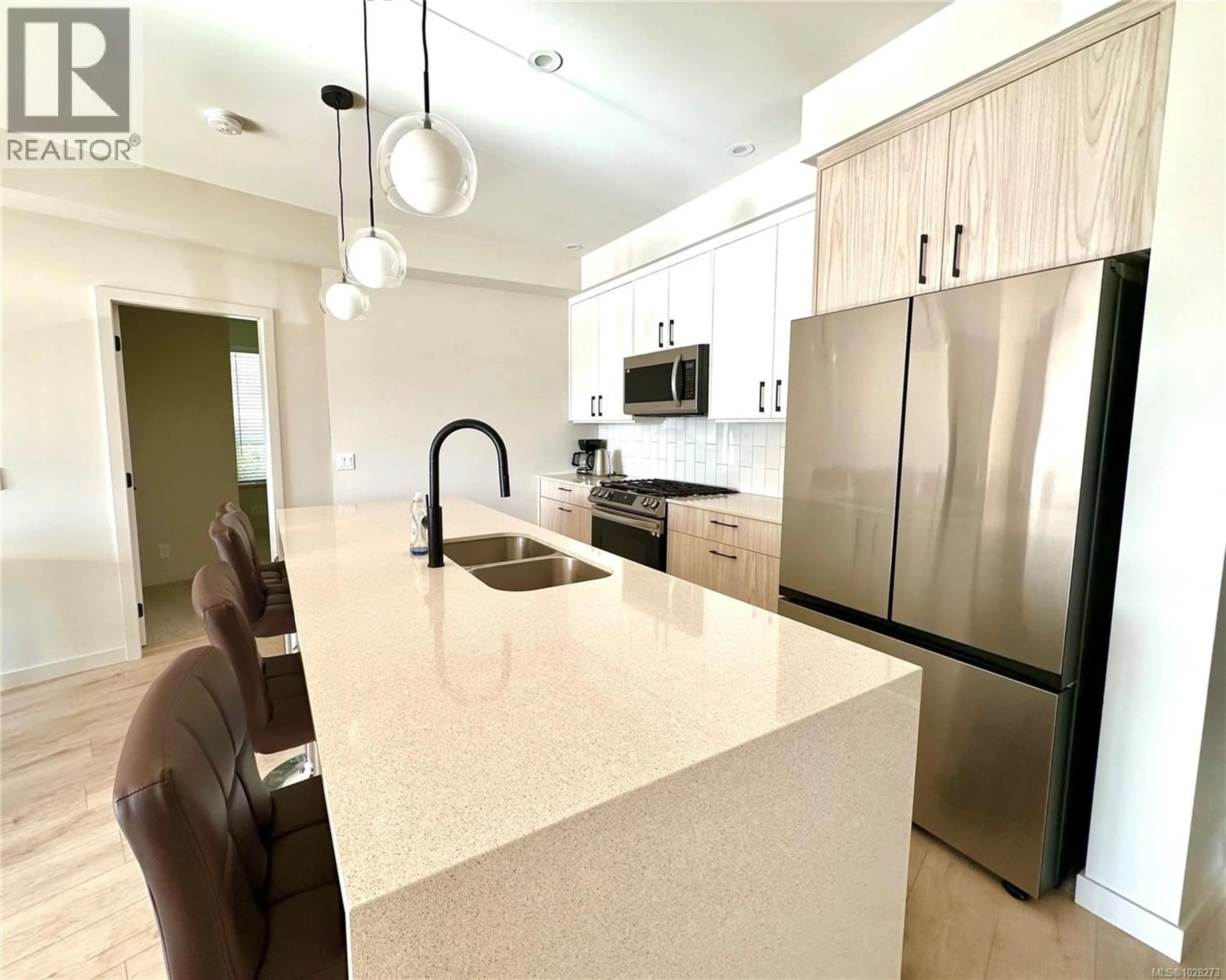 Open concept kitchen, ceramic/tile floor for 110 - 958 PHAROAH MEWS, Langford British Columbia V9B7A1