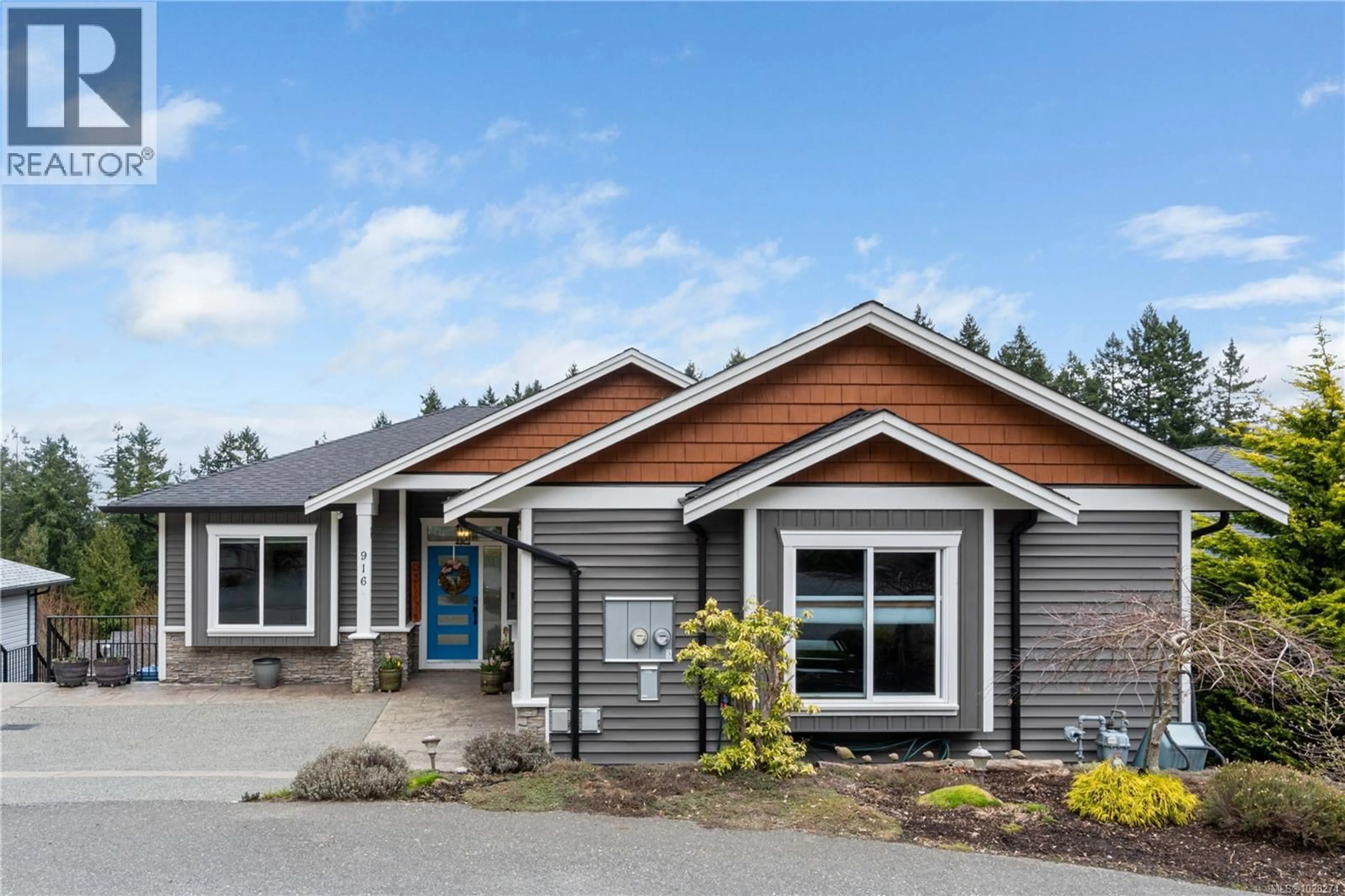 Home with vinyl exterior material, street for 916 HANINGTON ROAD, Ladysmith British Columbia V9G0A4