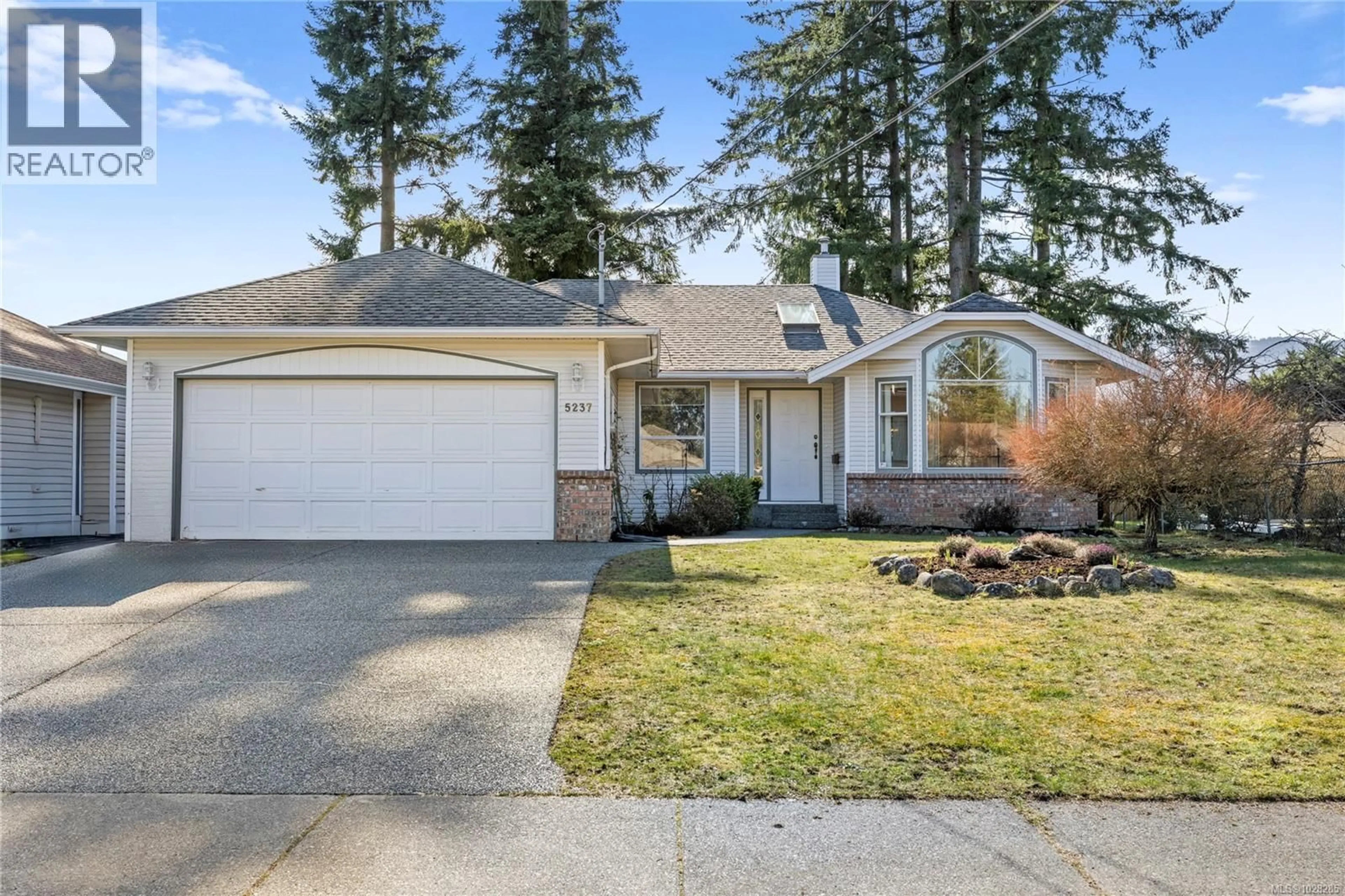 Home with vinyl exterior material, street for 5237 KAITLYNS WAY, Nanaimo British Columbia V9T5W1