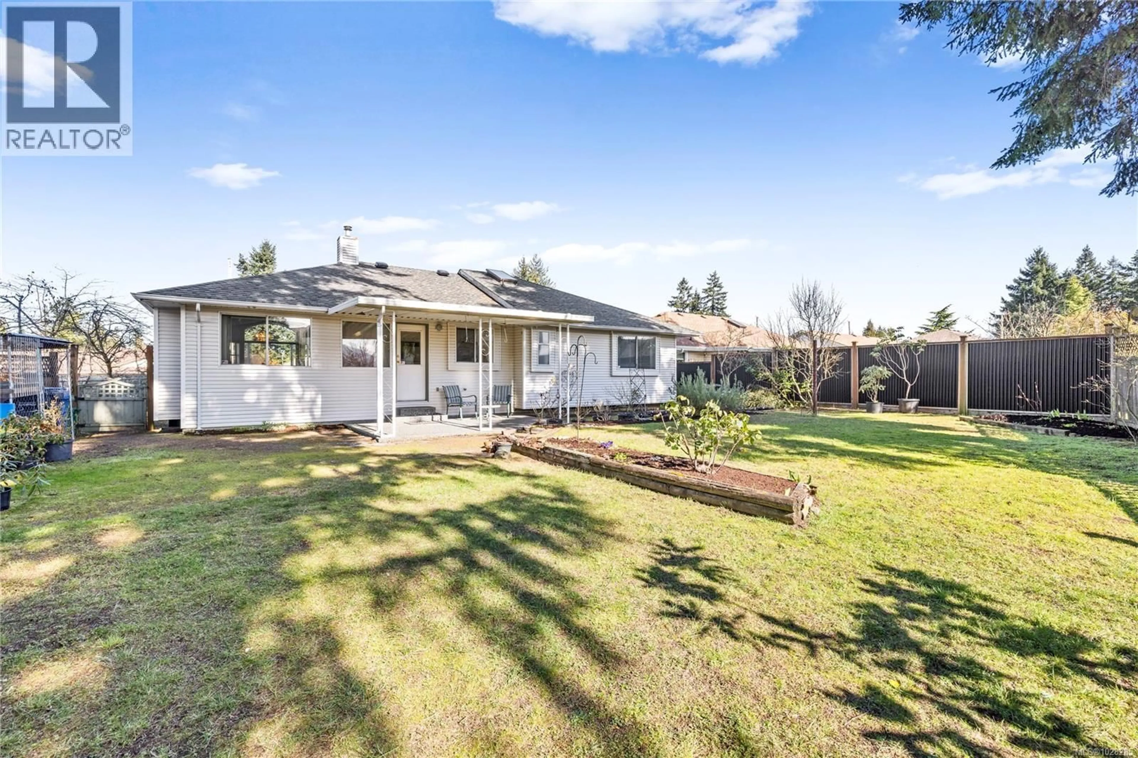 A pic from outside/outdoor area/front of a property/back of a property/a pic from drone, street for 5237 KAITLYNS WAY, Nanaimo British Columbia V9T5W1