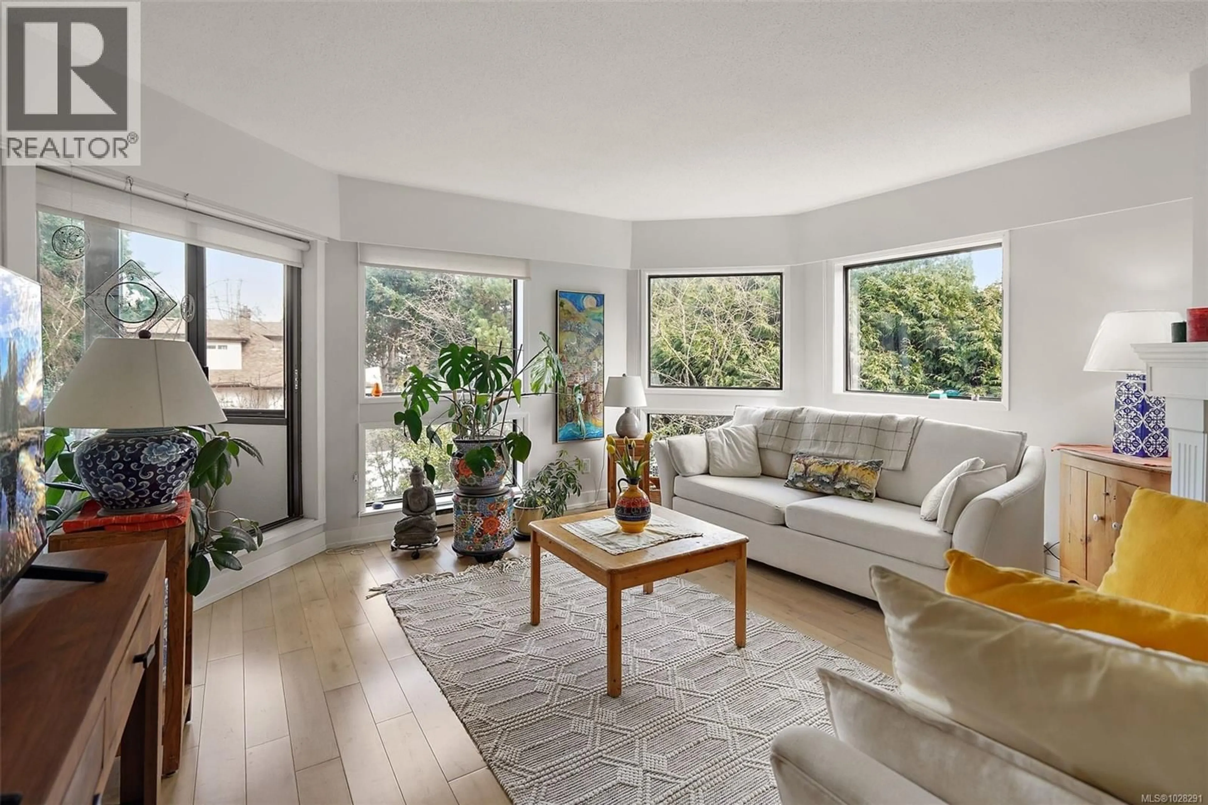 Living room with furniture, unknown for 204 - 1252 PANDORA AVENUE, Victoria British Columbia V8V3R4