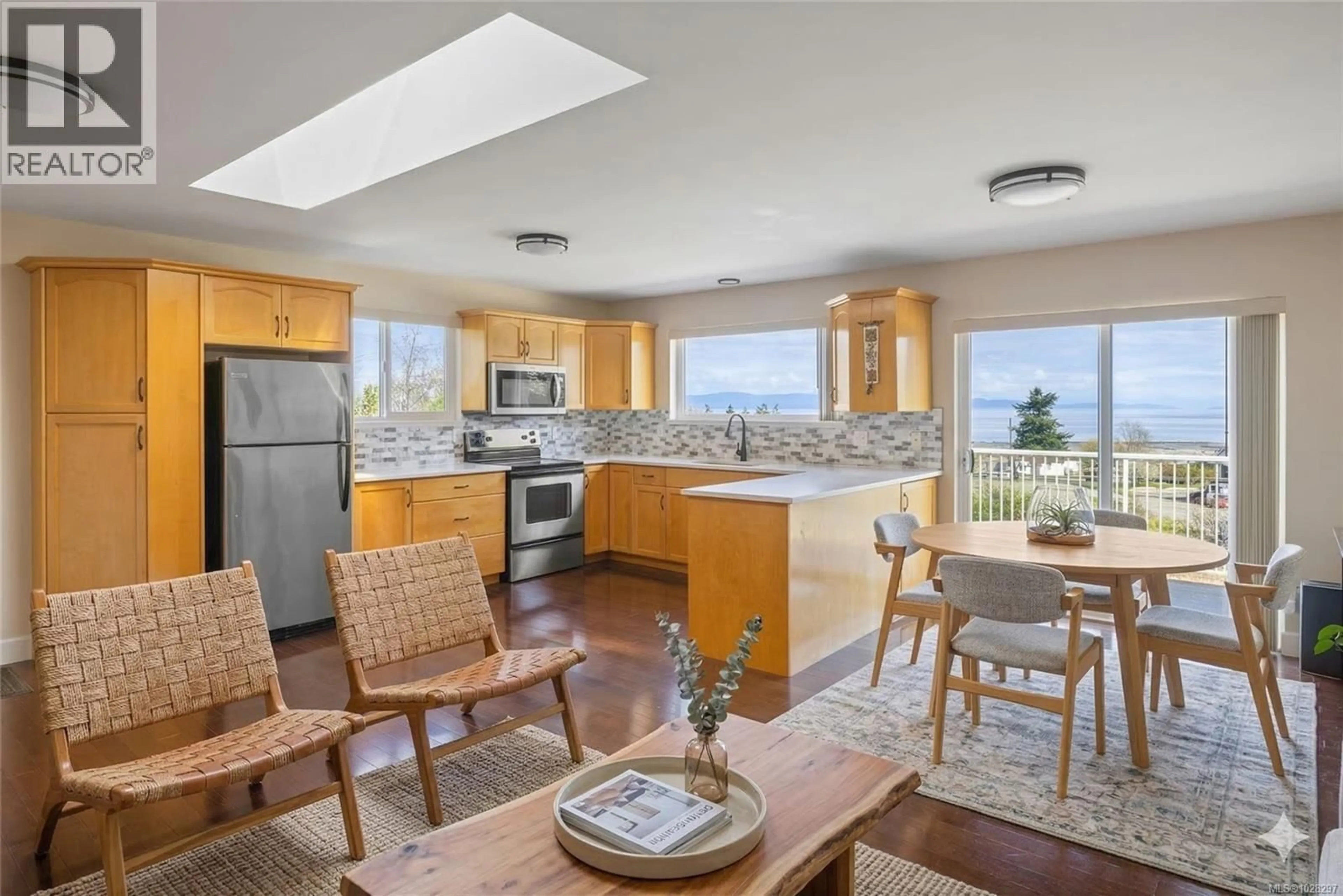 Open concept kitchen, ceramic/tile floor for 3021 RAYMUR PLACE, Qualicum Beach British Columbia V9K2N9