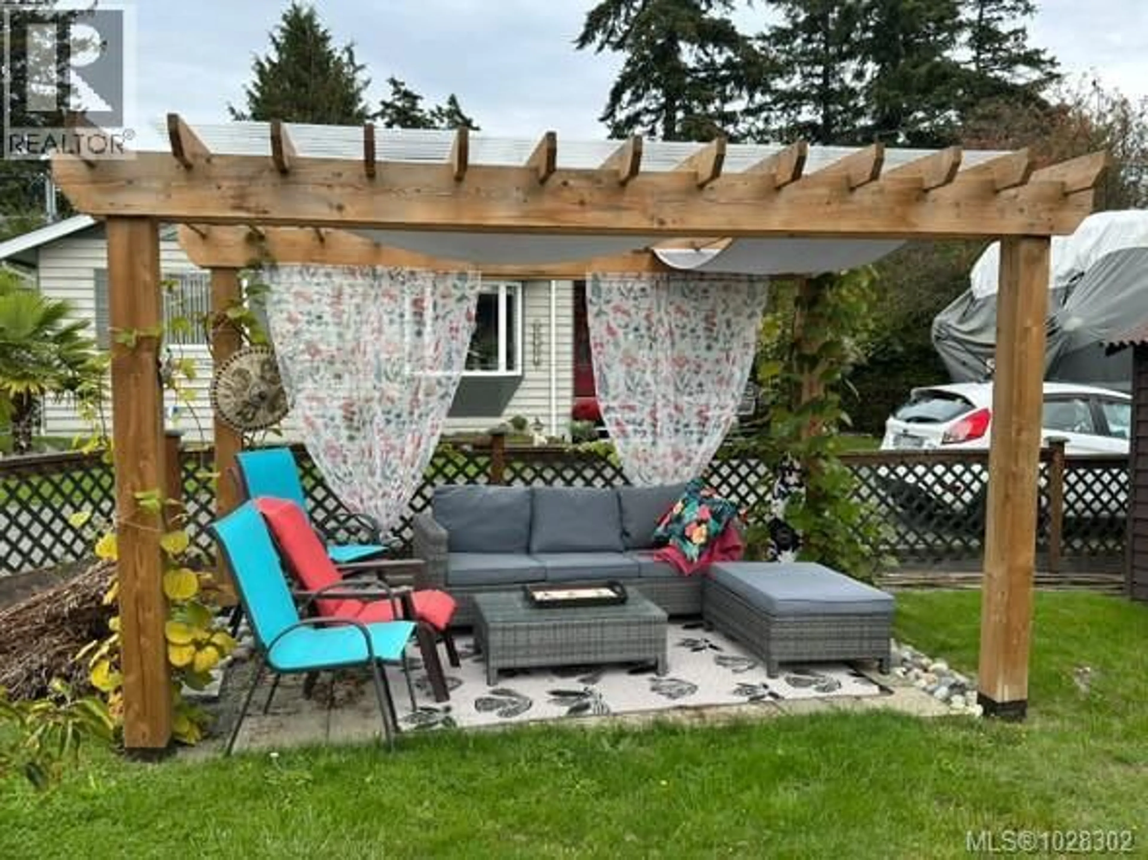 Patio, mountain view for 10391 RESTHAVEN DRIVE, Sidney British Columbia V8L3H4