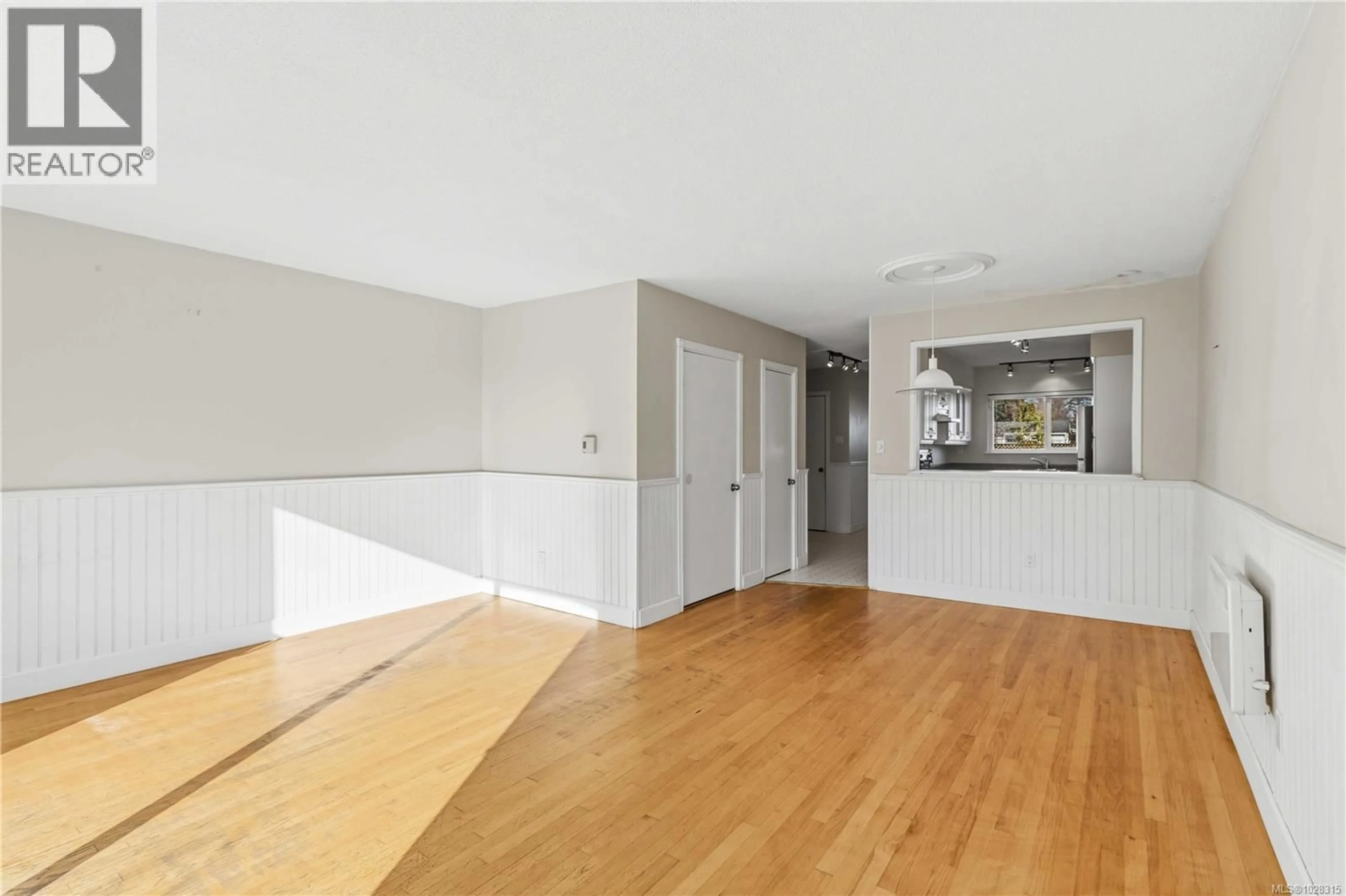 Unknown for 9 - 10145 THIRD STREET, Sidney British Columbia V8L3B5