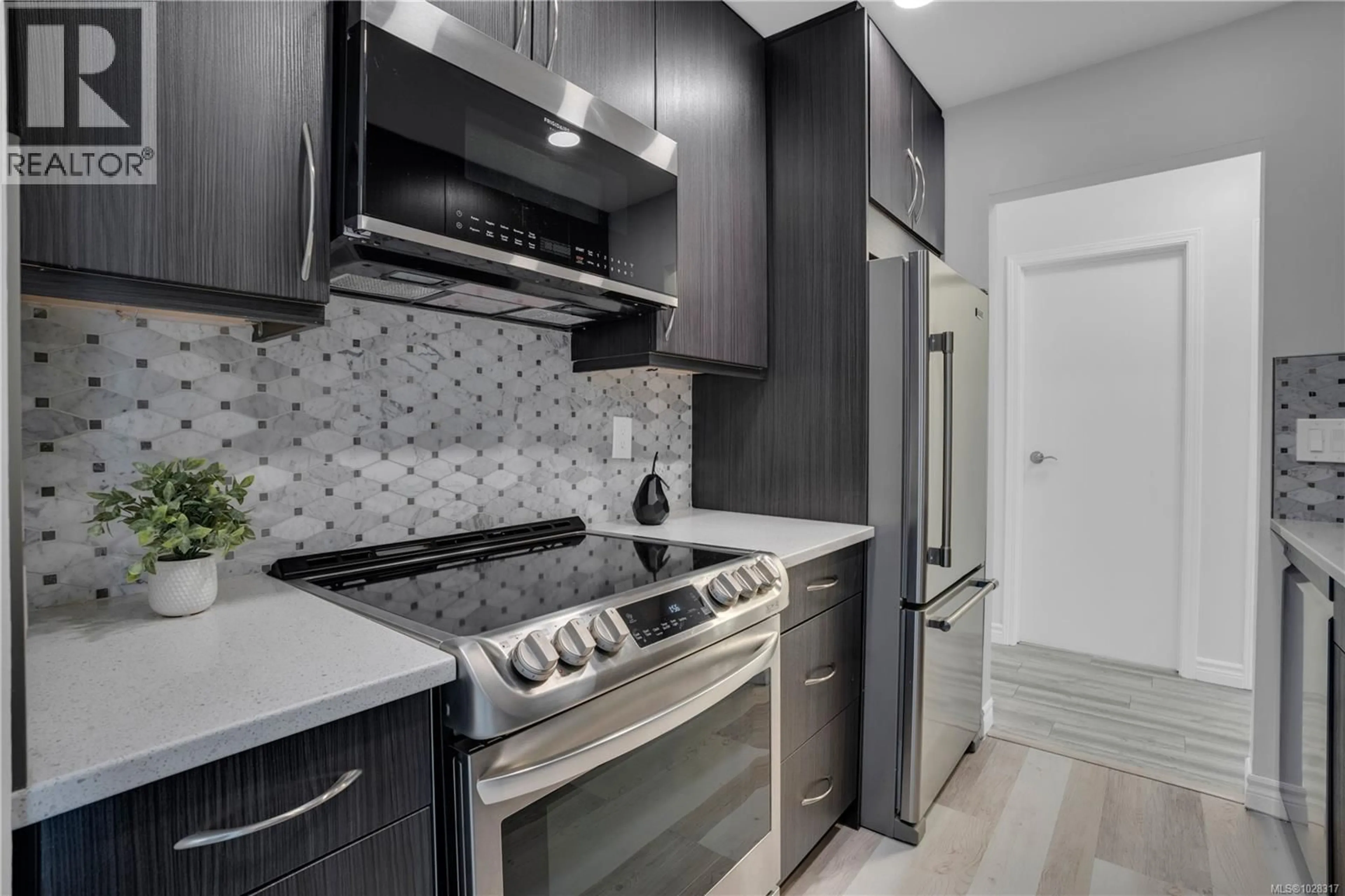 Standard kitchen, ceramic/tile floor for 408 - 1436 HARRISON STREET, Victoria British Columbia V8S3S2