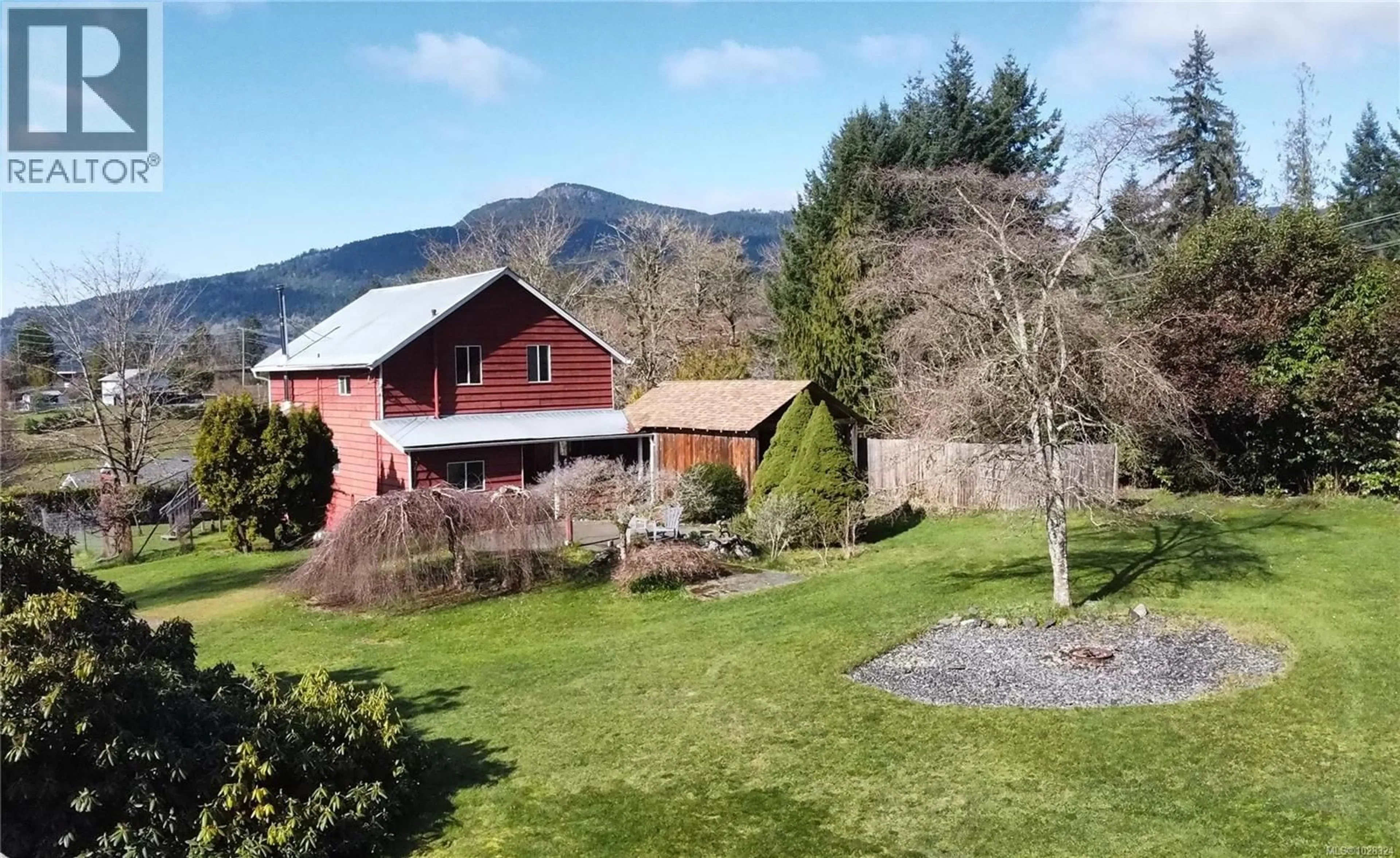 A pic from outside/outdoor area/front of a property/back of a property/a pic from drone, mountain view for 6883 WESTCOTT ROAD, Duncan British Columbia V9L6A4