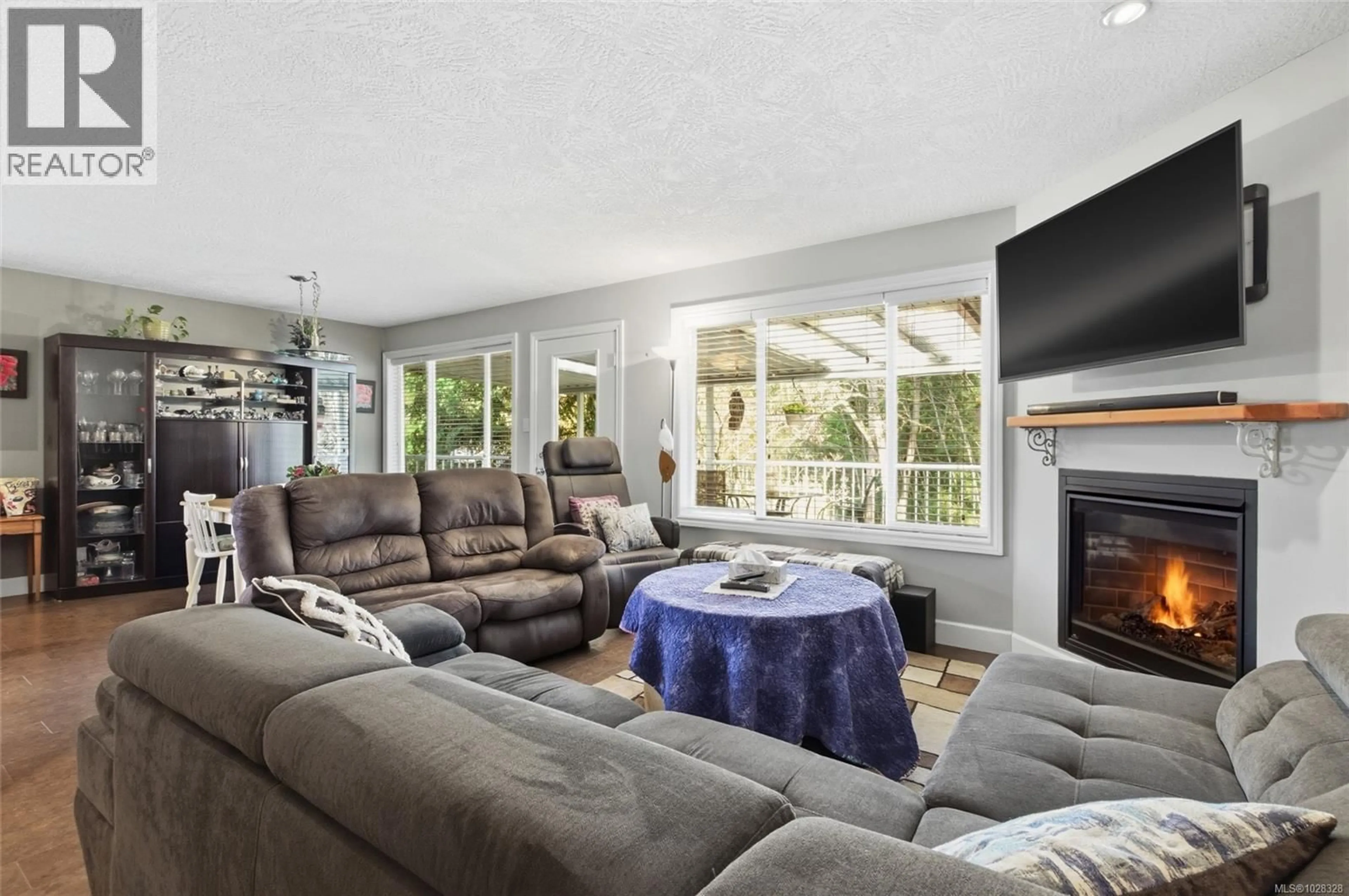 Living room with furniture, unknown for 5524 AVRO WAY, Nanaimo British Columbia V9T4Z3