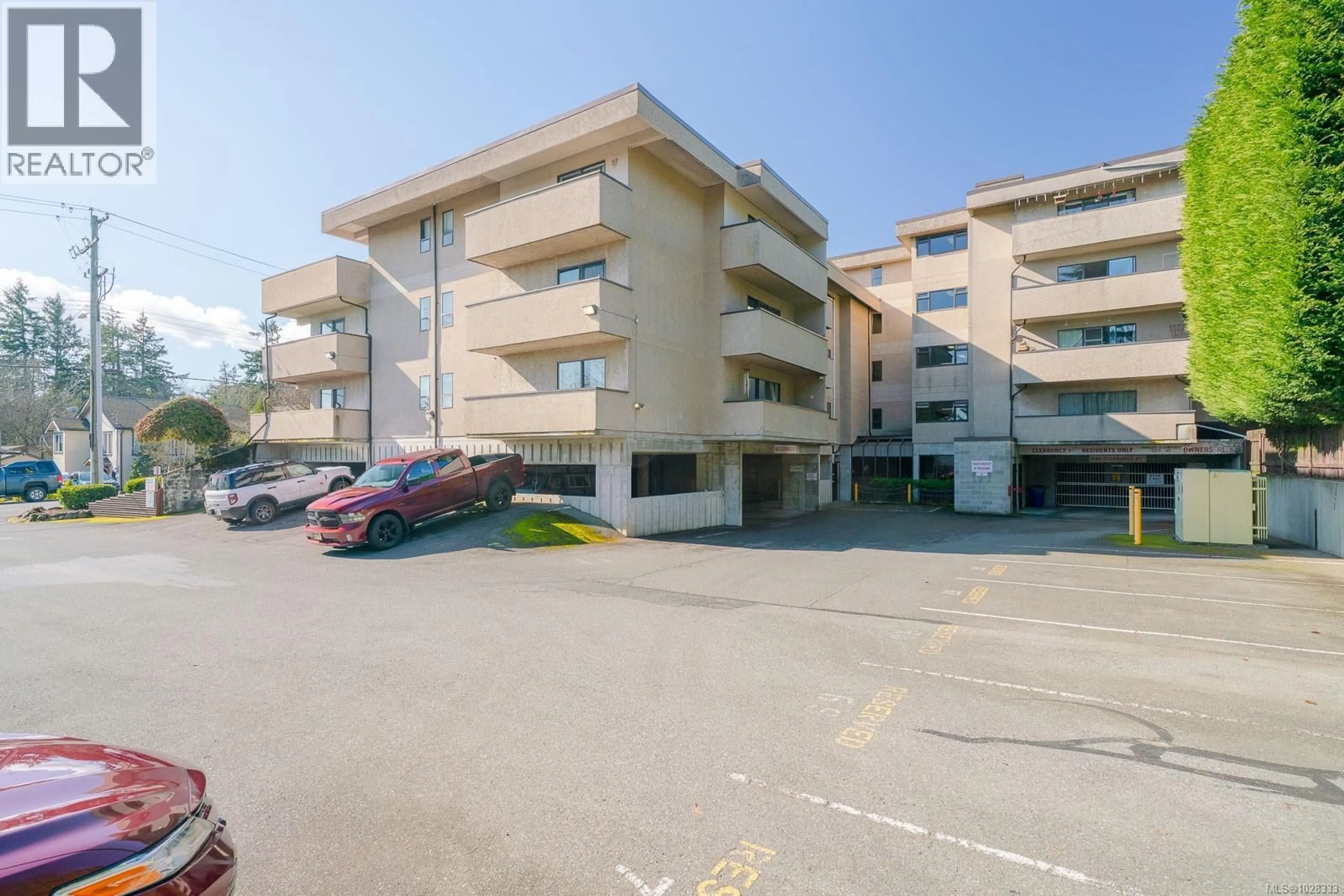 Parking for 416 - 550 BRADLEY STREET, Nanaimo British Columbia V9S1C1