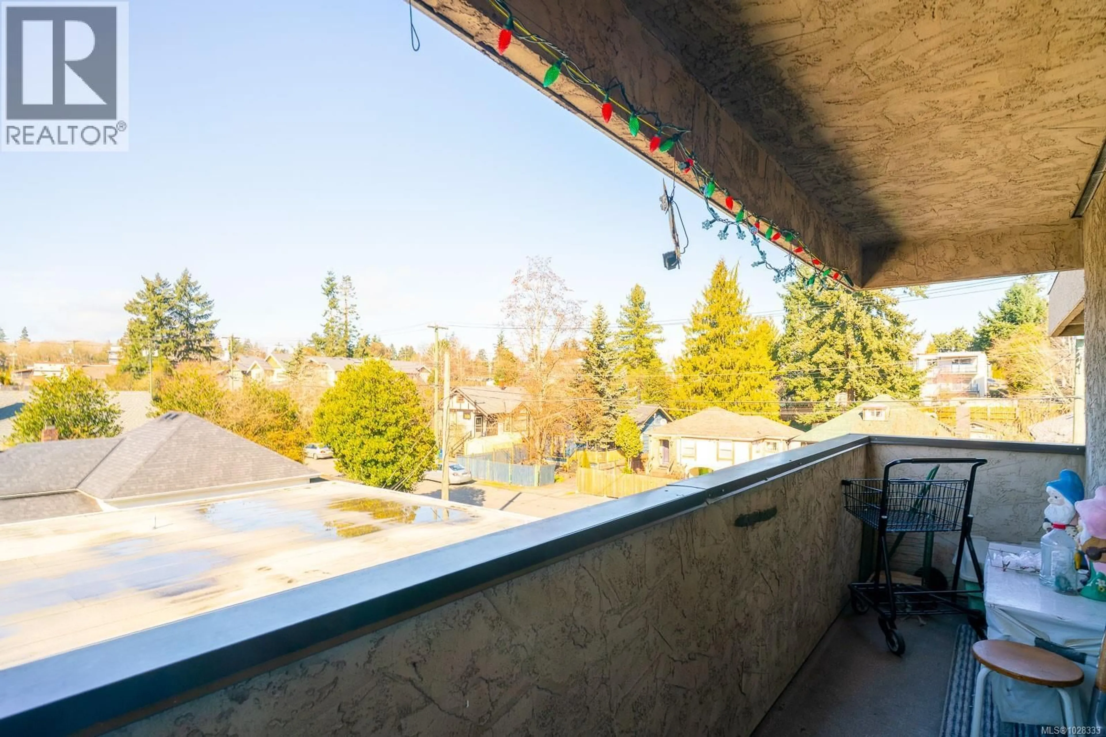 Patio, city buildings view from balcony for 416 - 550 BRADLEY STREET, Nanaimo British Columbia V9S1C1