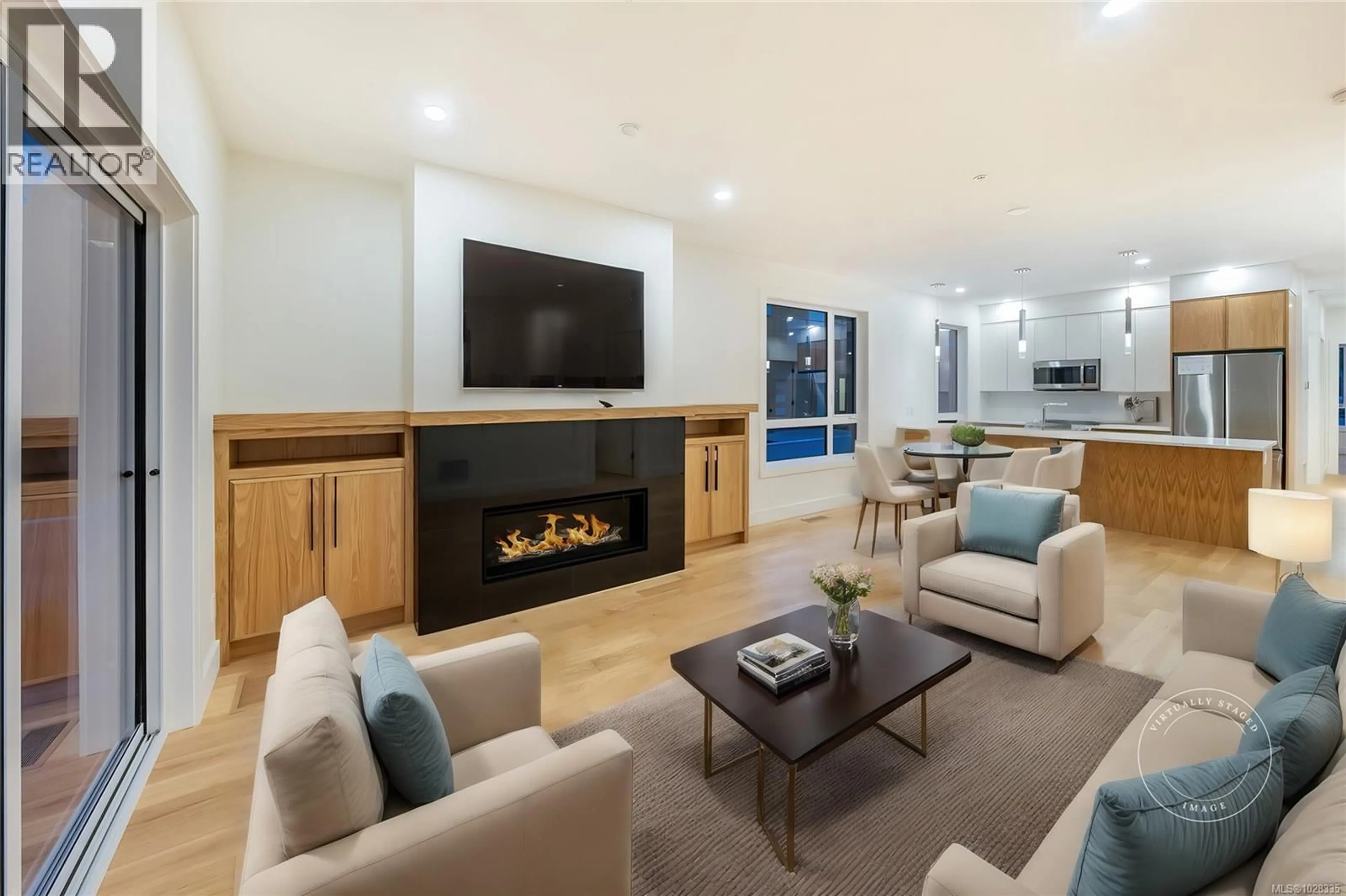 Living room with furniture, unknown for 116 - 463 HIRST AVENUE, Parksville British Columbia V9P1J2