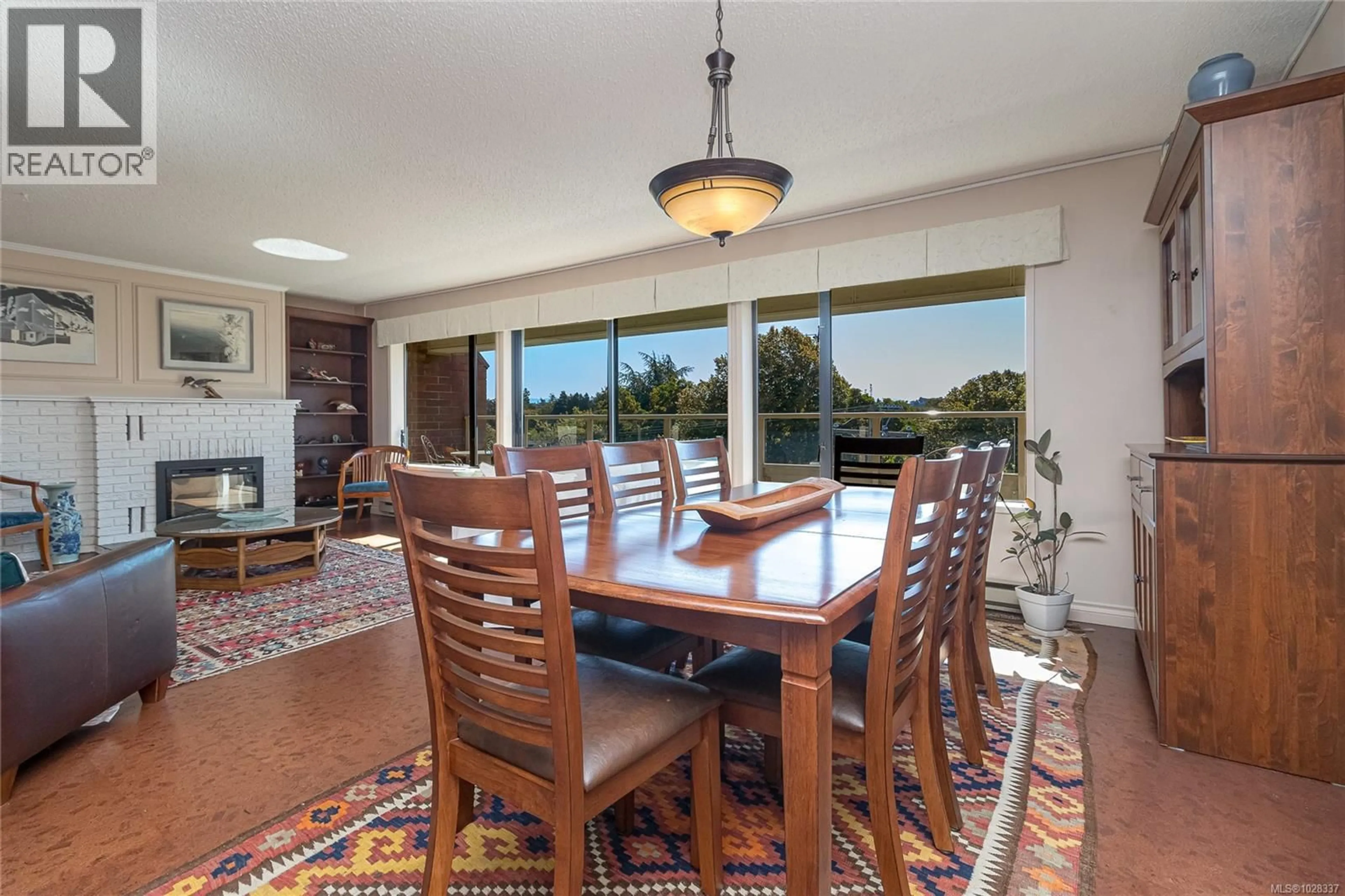 Dining room, ceramic/tile floor for 503 - 1175 NEWPORT AVENUE, Oak Bay British Columbia V8S5E6