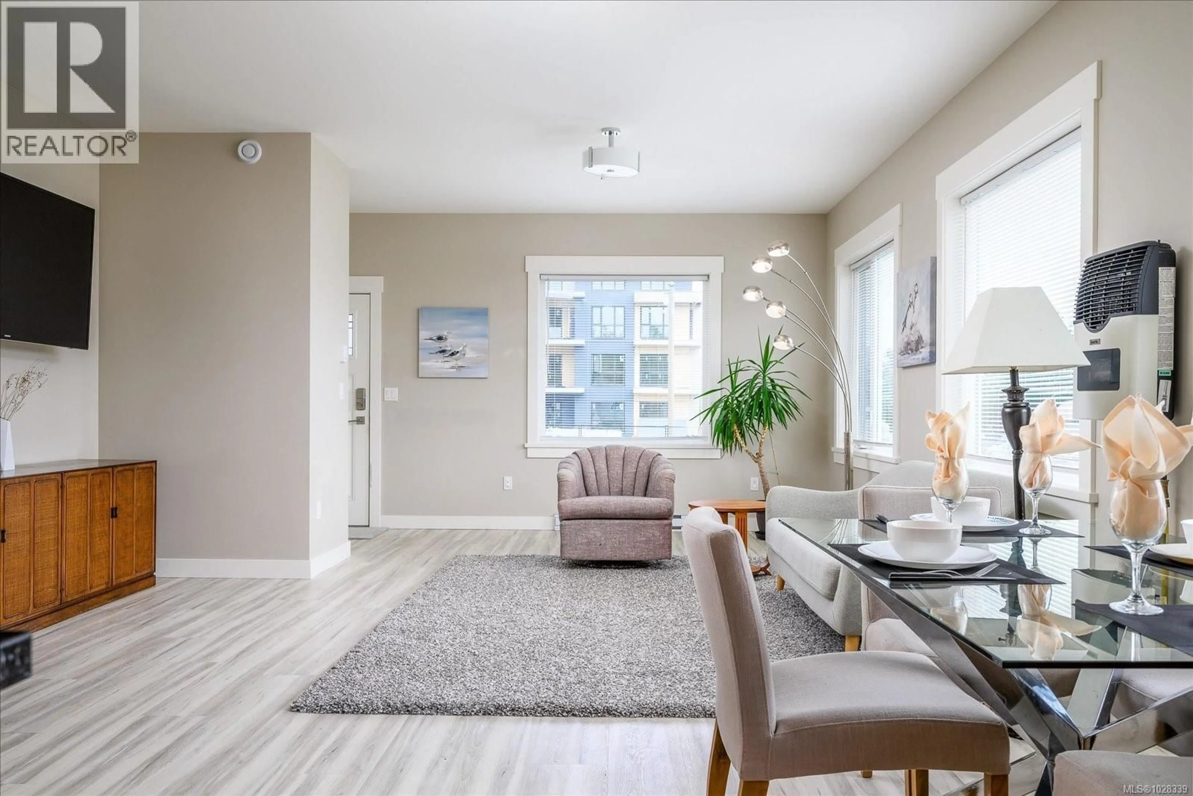 Living room with furniture, unknown for 104 LEE AVENUE, Parksville British Columbia V9P1L9