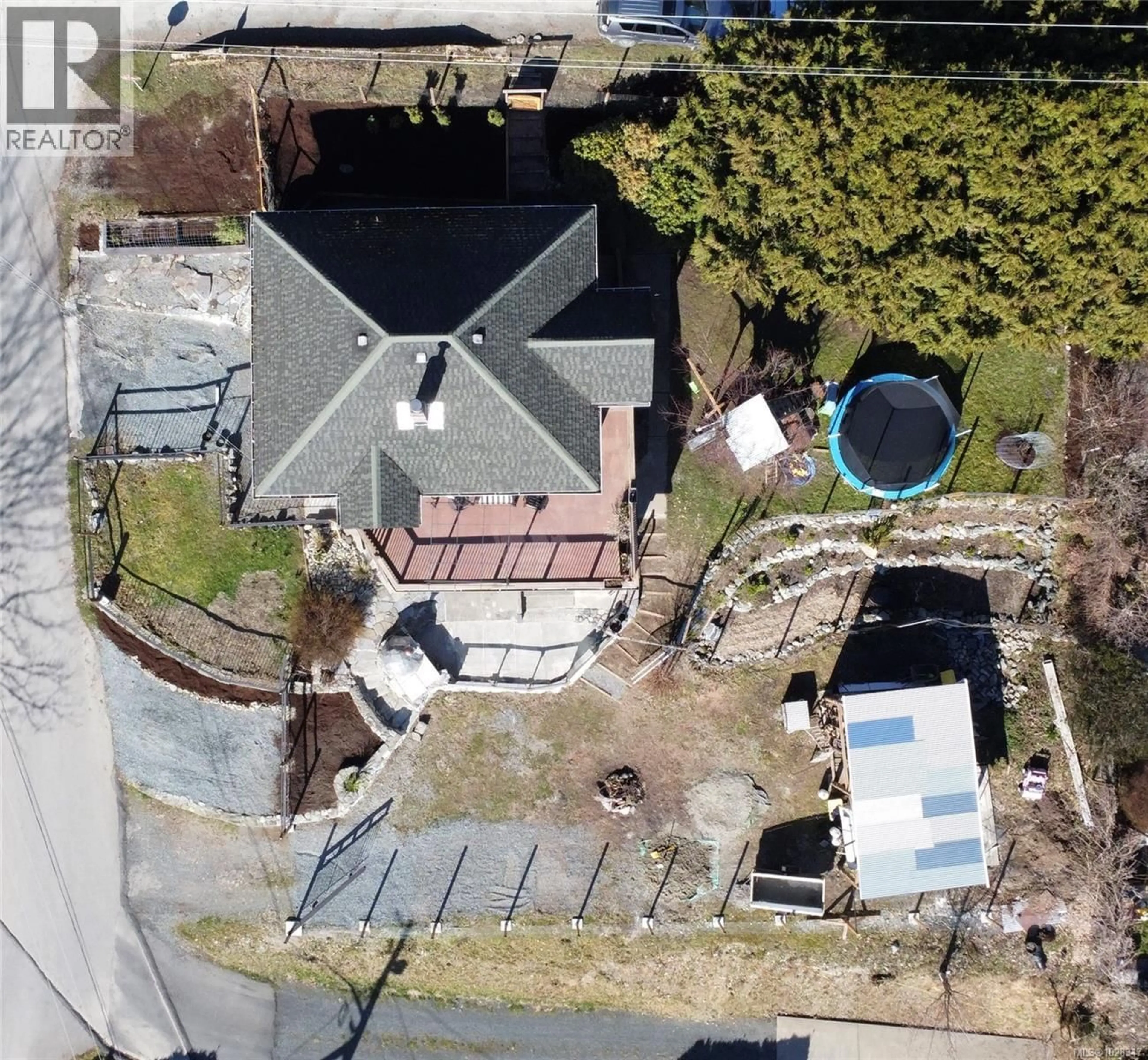 A pic from outside/outdoor area/front of a property/back of a property/a pic from drone, street for 10584 YOUBOU ROAD, Youbou British Columbia V0R3E1