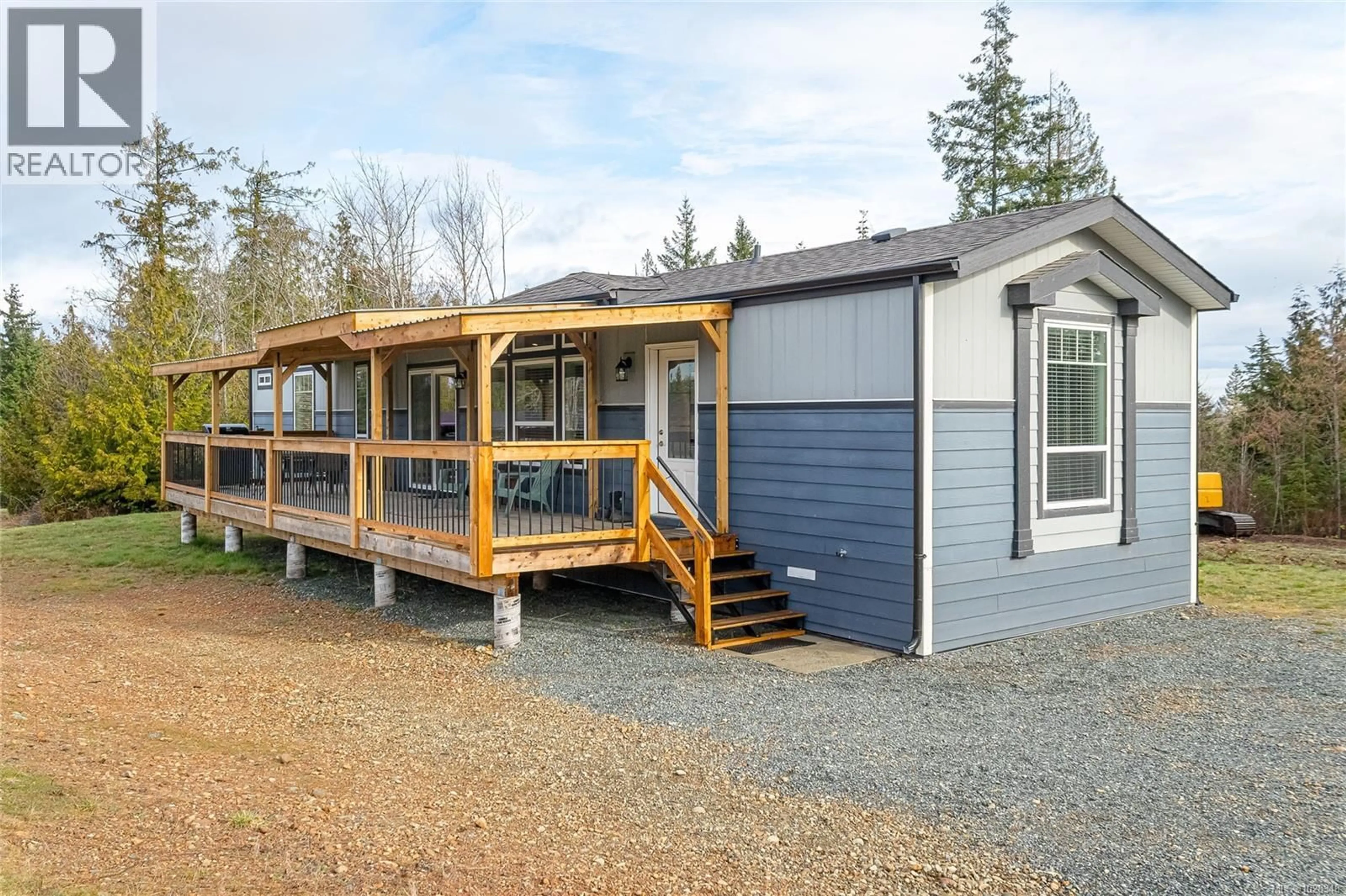 Home with vinyl exterior material, street for 2845 WHISTLER ROAD, Qualicum Beach British Columbia V9K2L8