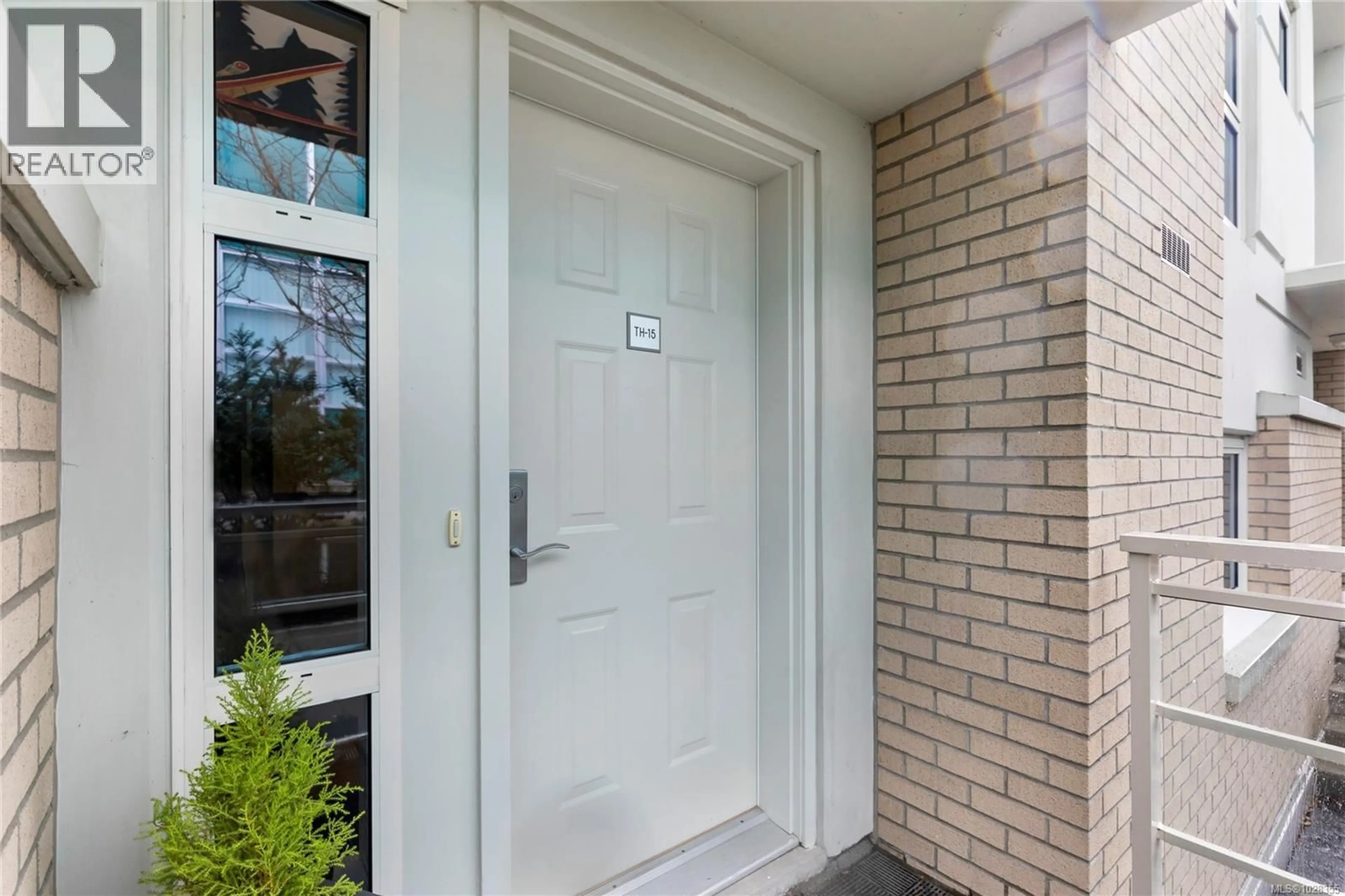 Indoor entryway for TH15 - 38 FRONT STREET, Nanaimo British Columbia V9R0B8