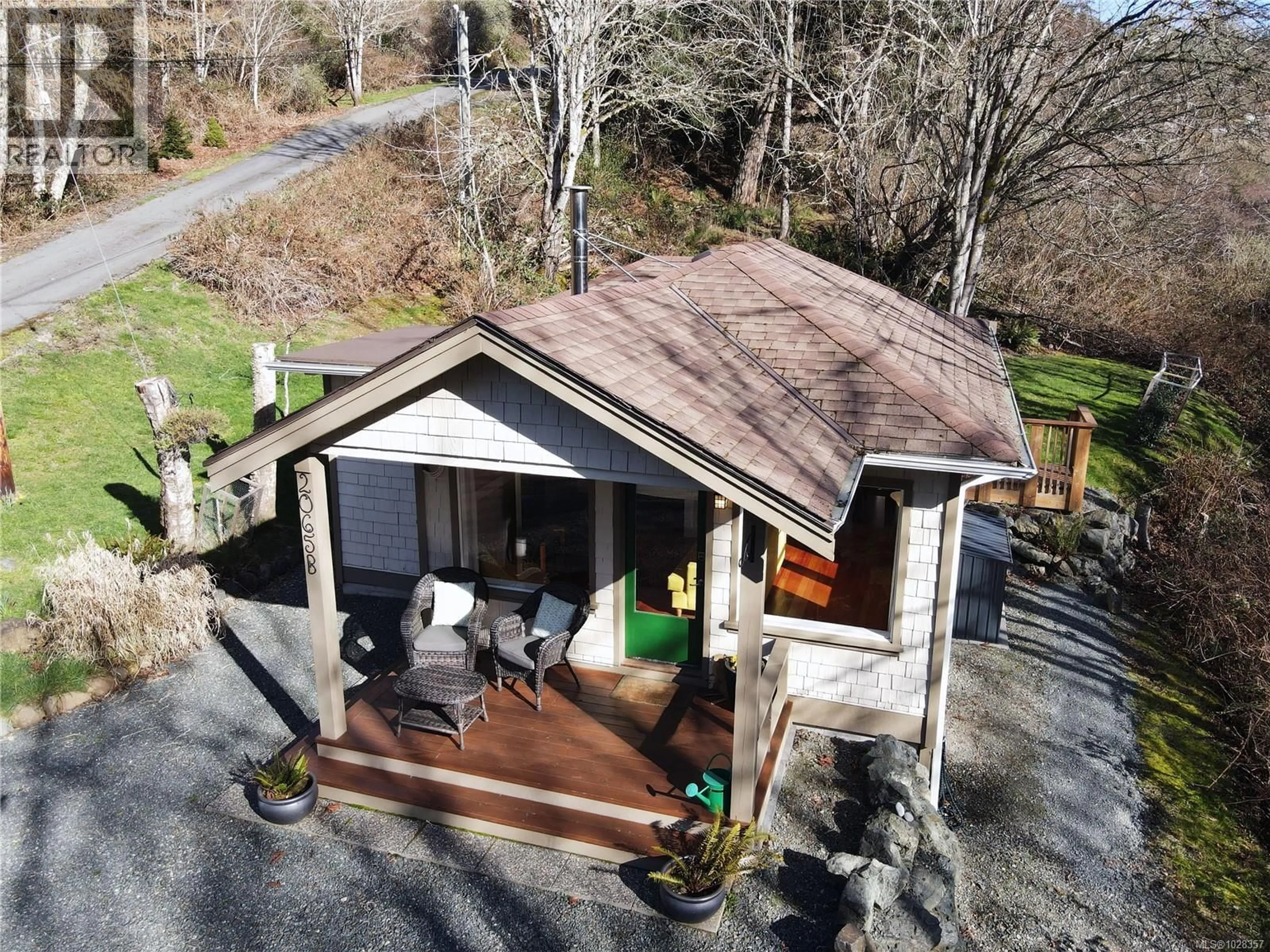 A pic from outside/outdoor area/front of a property/back of a property/a pic from drone, unknown for 2065 ARLEIGH PLACE, Sooke British Columbia V9Z0E6