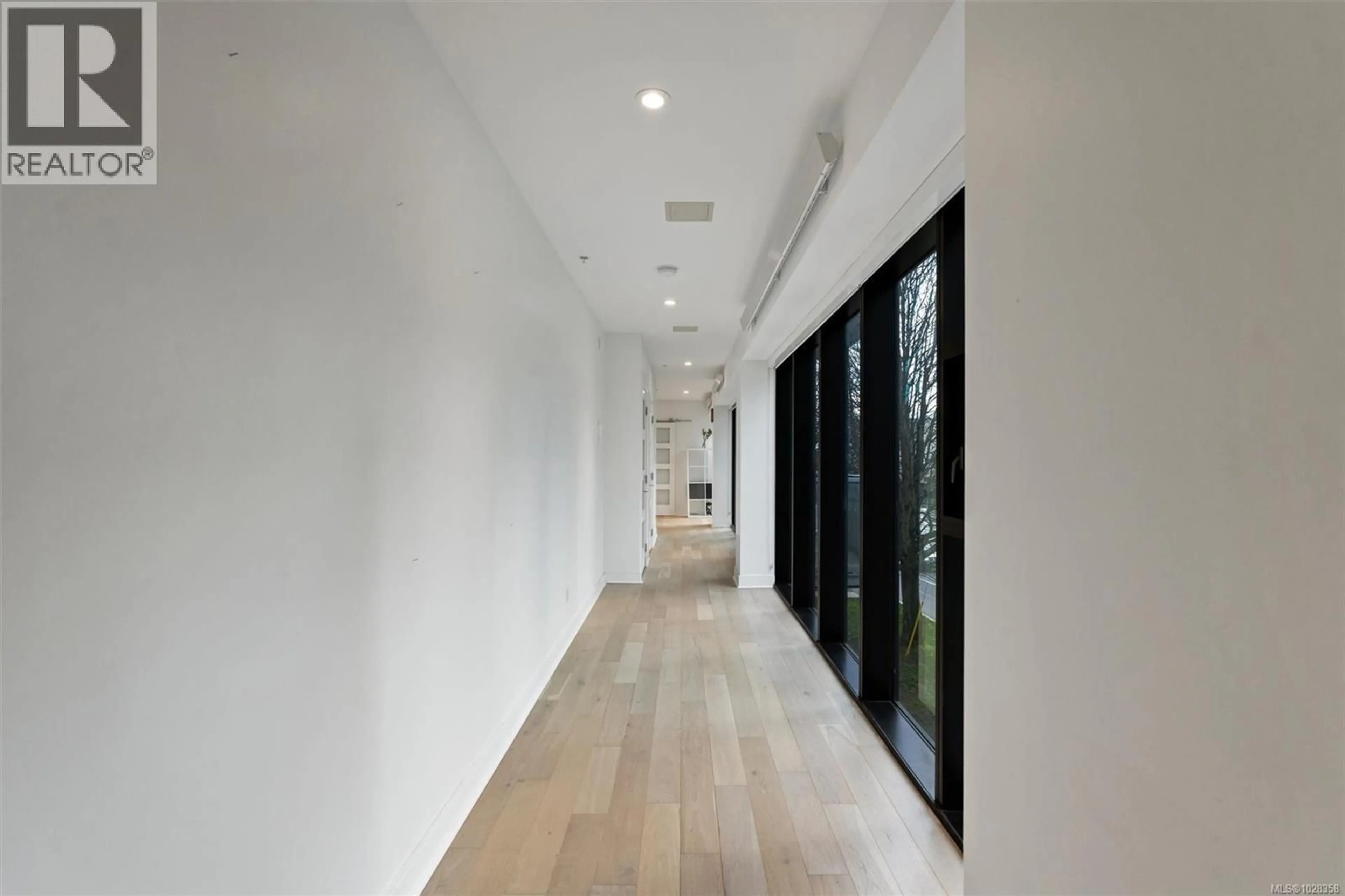 Indoor foyer for N216 - 1105 PANDORA AVENUE, Victoria British Columbia V8V3P9