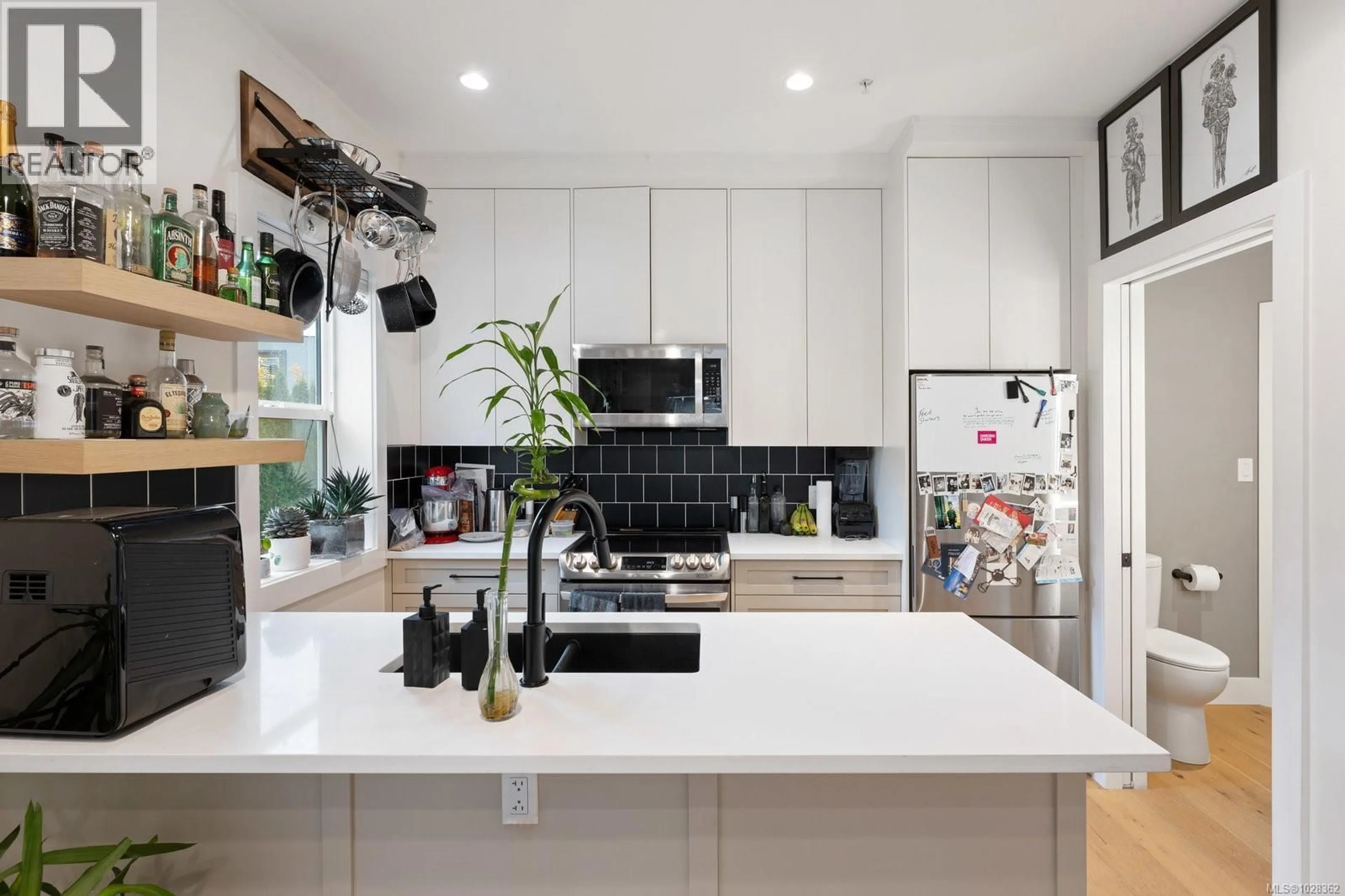 Contemporary kitchen, unknown for 6 - 937 COLVILLE ROAD, Esquimalt British Columbia V9A4P4