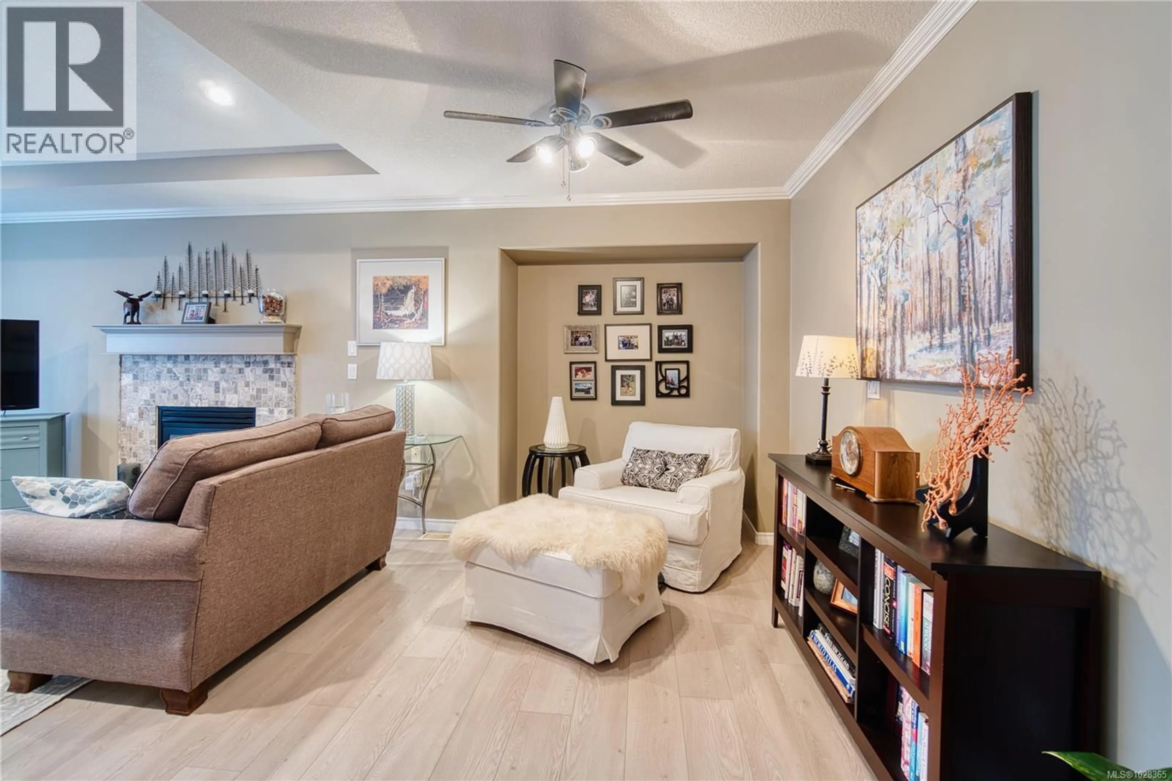 Living room with furniture, unknown for 5320 KENWILL DRIVE, Nanaimo British Columbia V9T5Z8