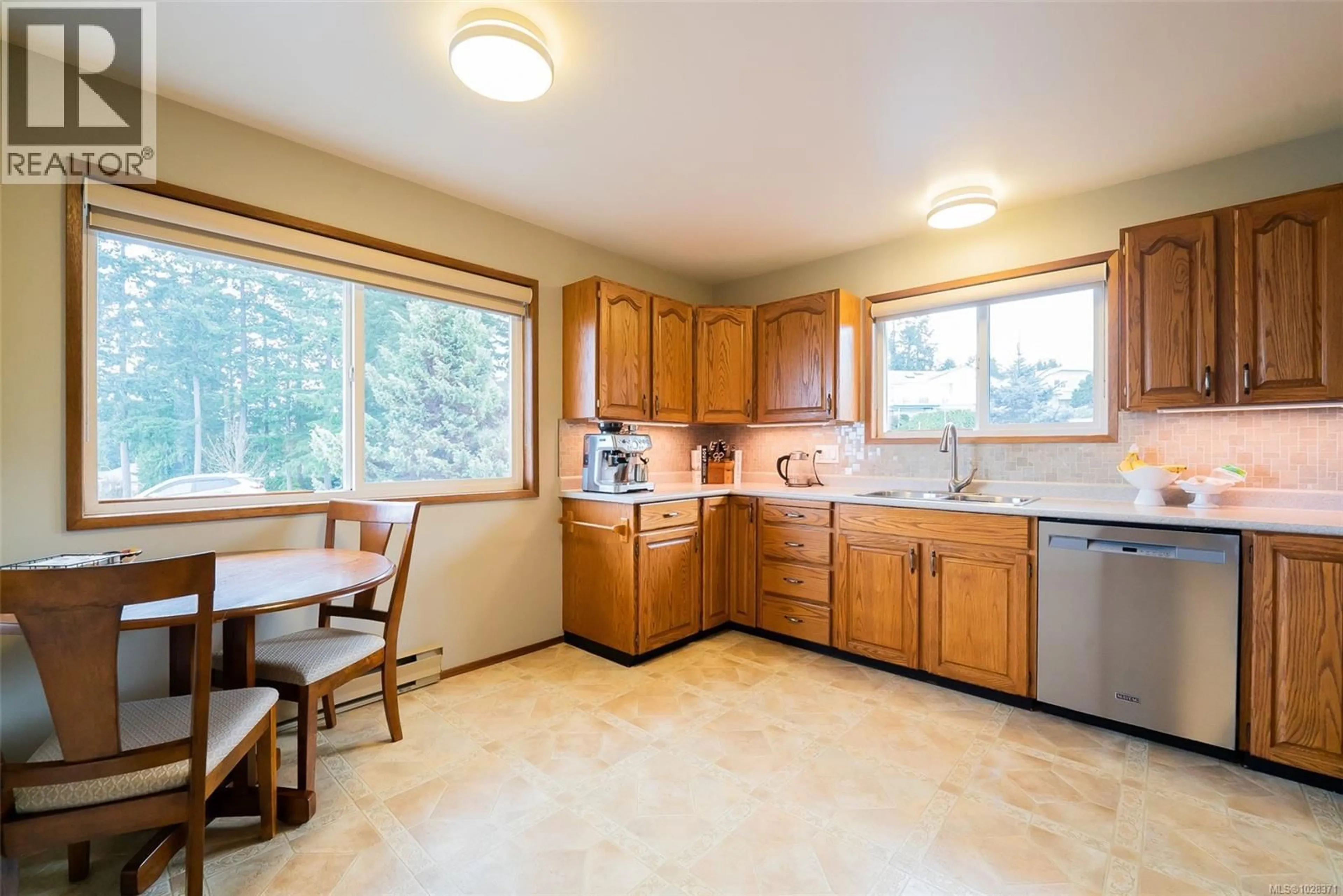 Standard kitchen, ceramic/tile floor for 6243 SECHELT DRIVE, Nanaimo British Columbia V9V1C6