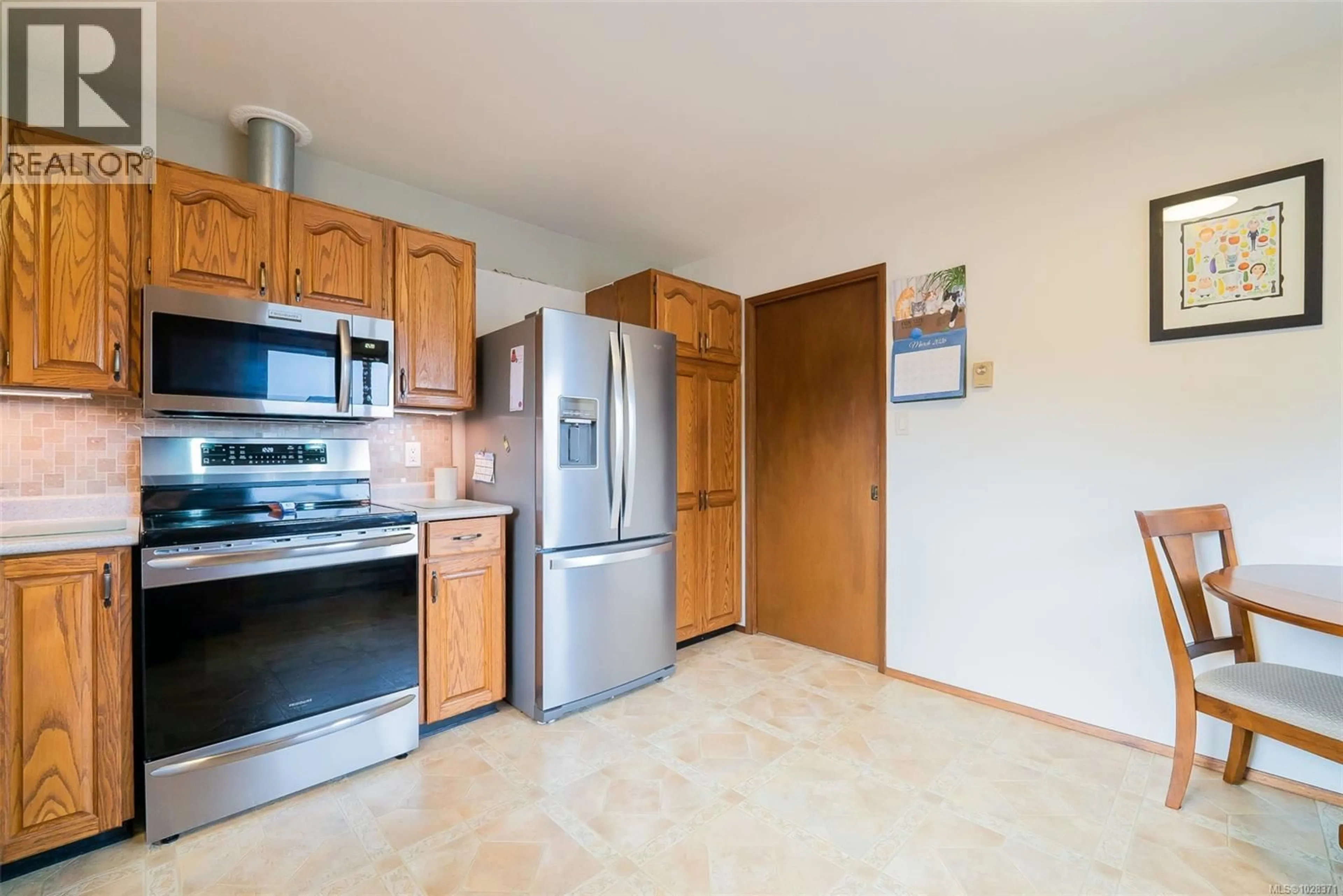 Standard kitchen, unknown for 6243 SECHELT DRIVE, Nanaimo British Columbia V9V1C6