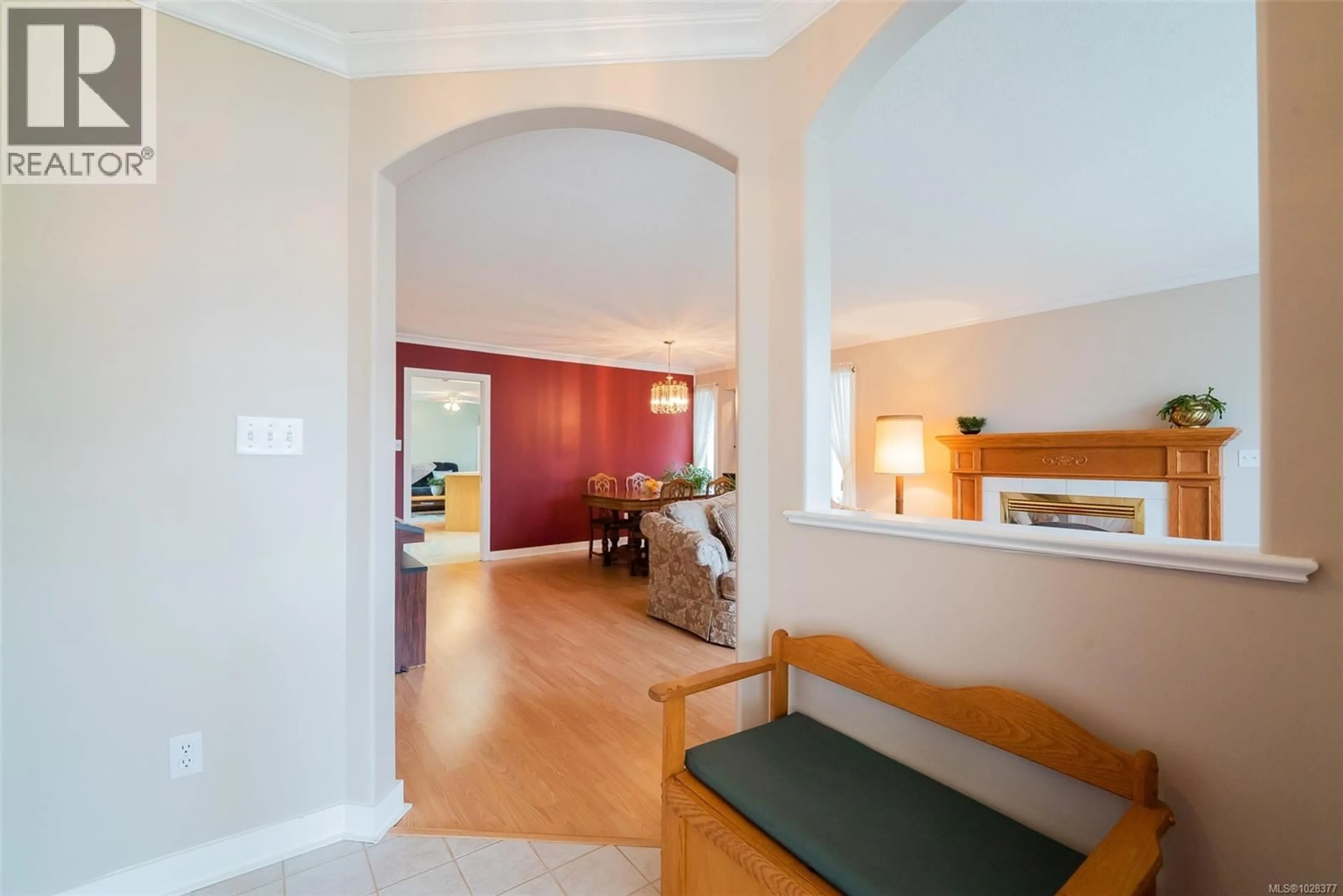 Indoor foyer for 5962 MONASHEE WAY, Nanaimo British Columbia V9T6A2