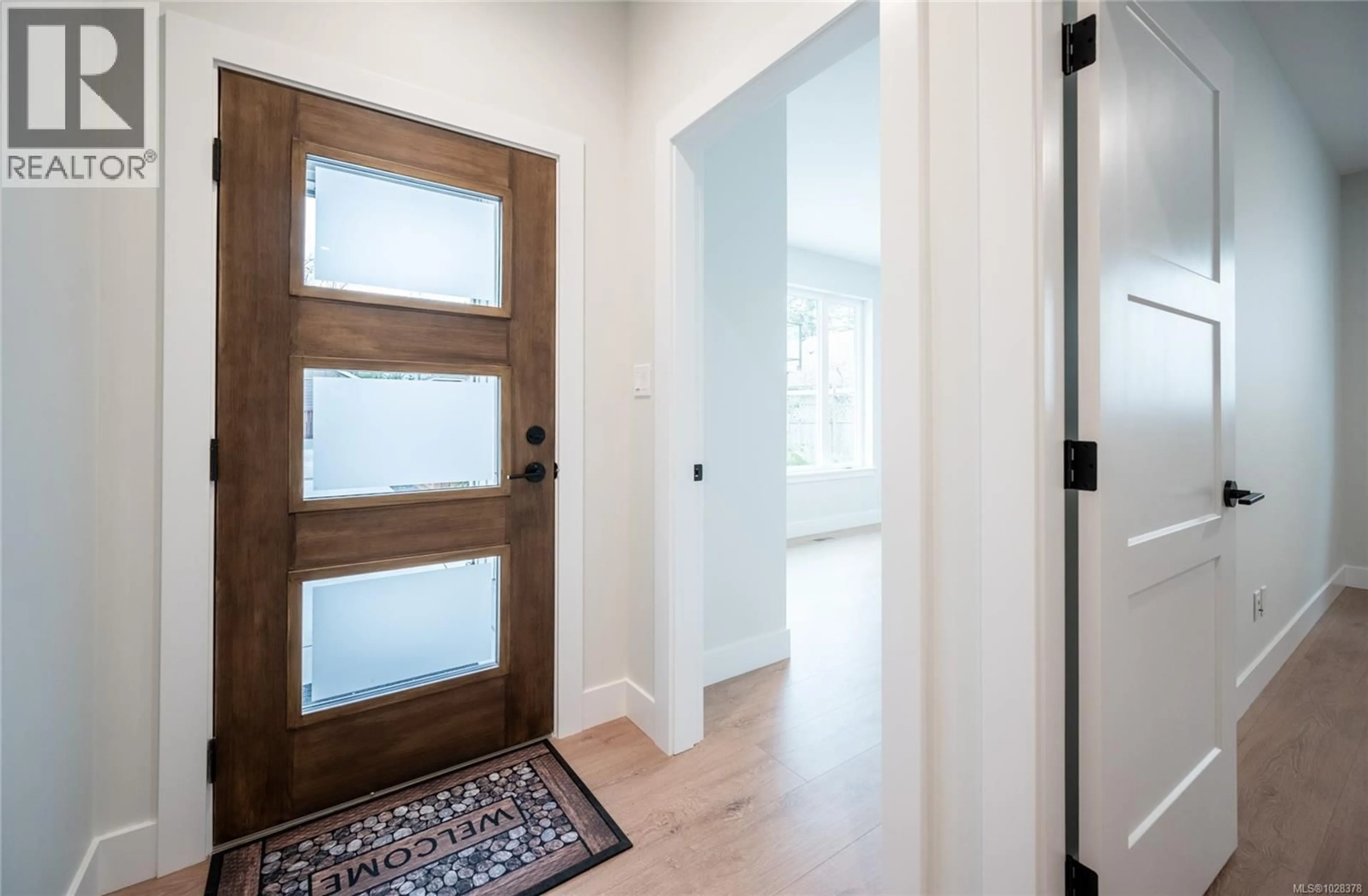 Indoor entryway for 3 - 91 DAHL ROAD, Campbell River British Columbia V9W1T4