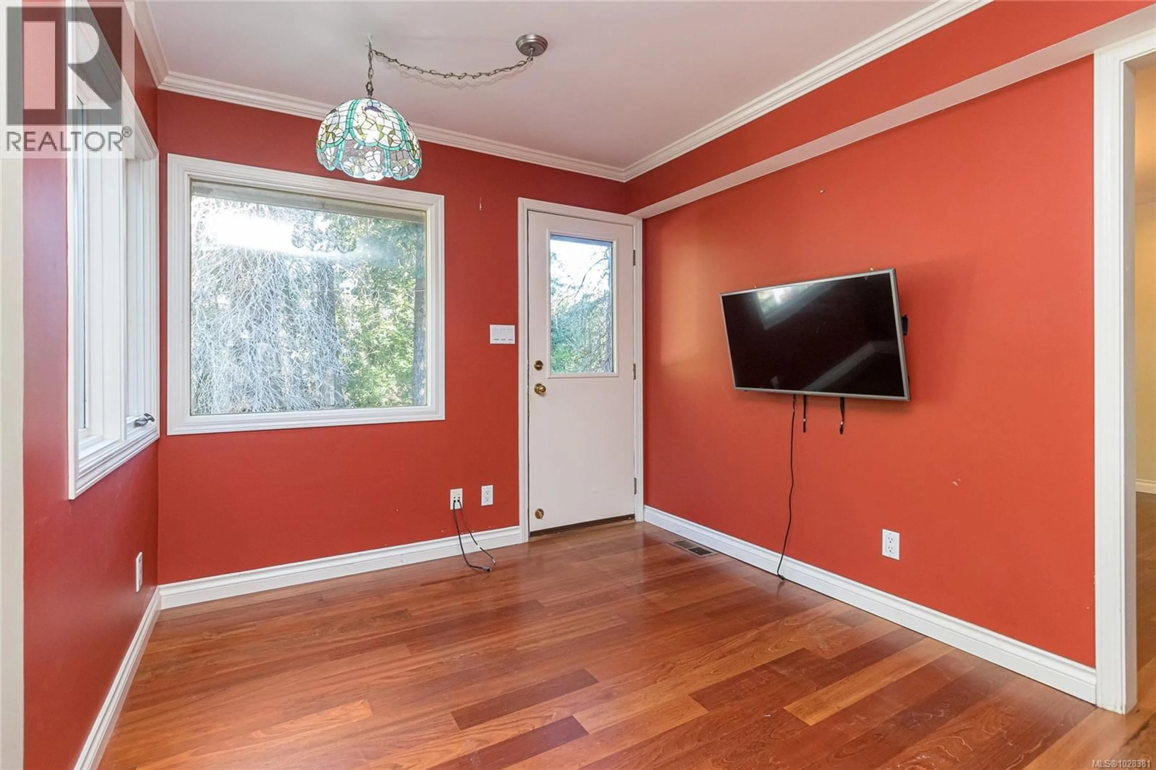 A pic of a room for 3910 GIBSON COURT, Saanich British Columbia V8N6E2