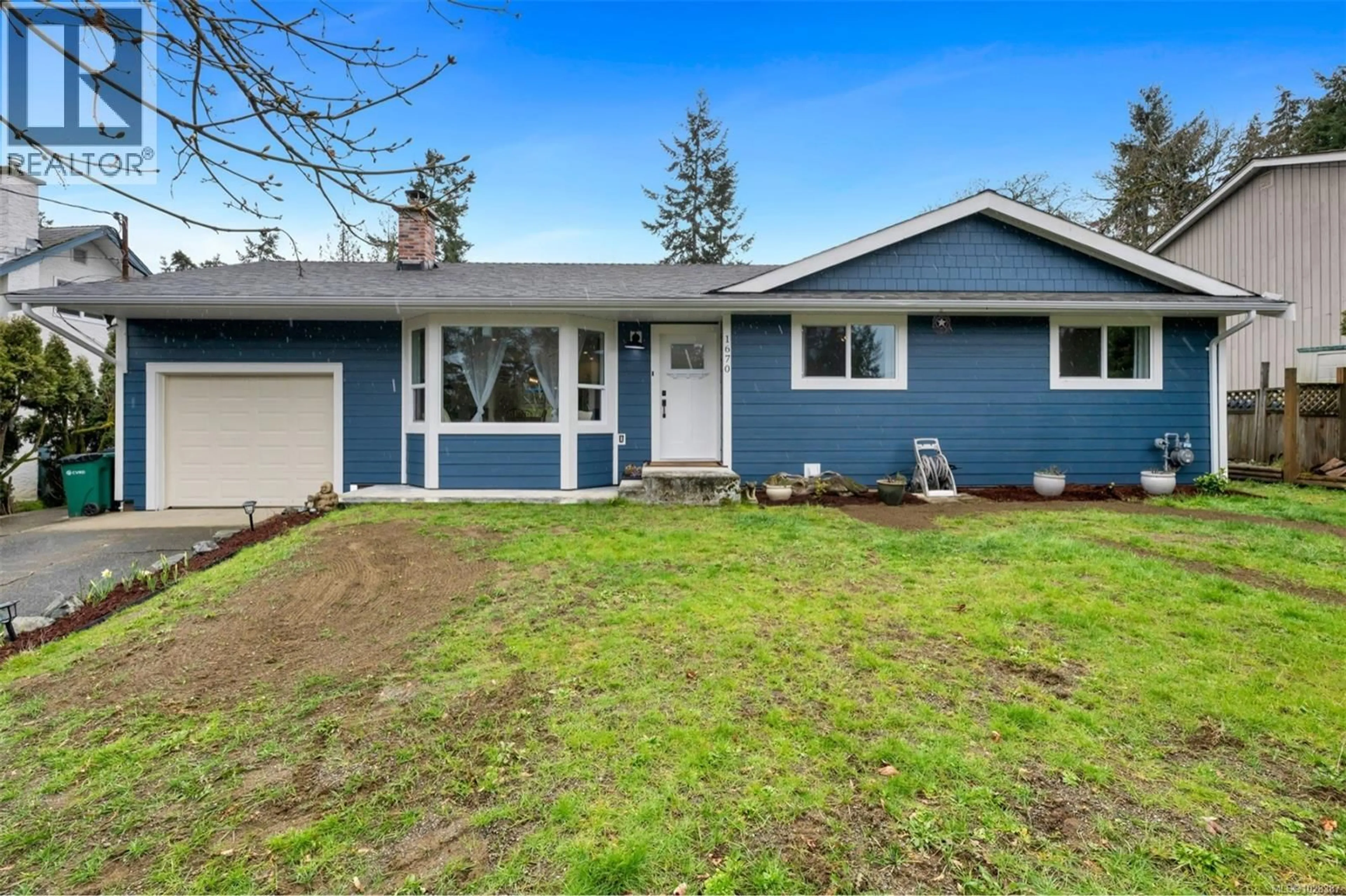 Home with vinyl exterior material, street for 1670 AUSTIN PLACE, Cowichan Bay British Columbia V0R1N1