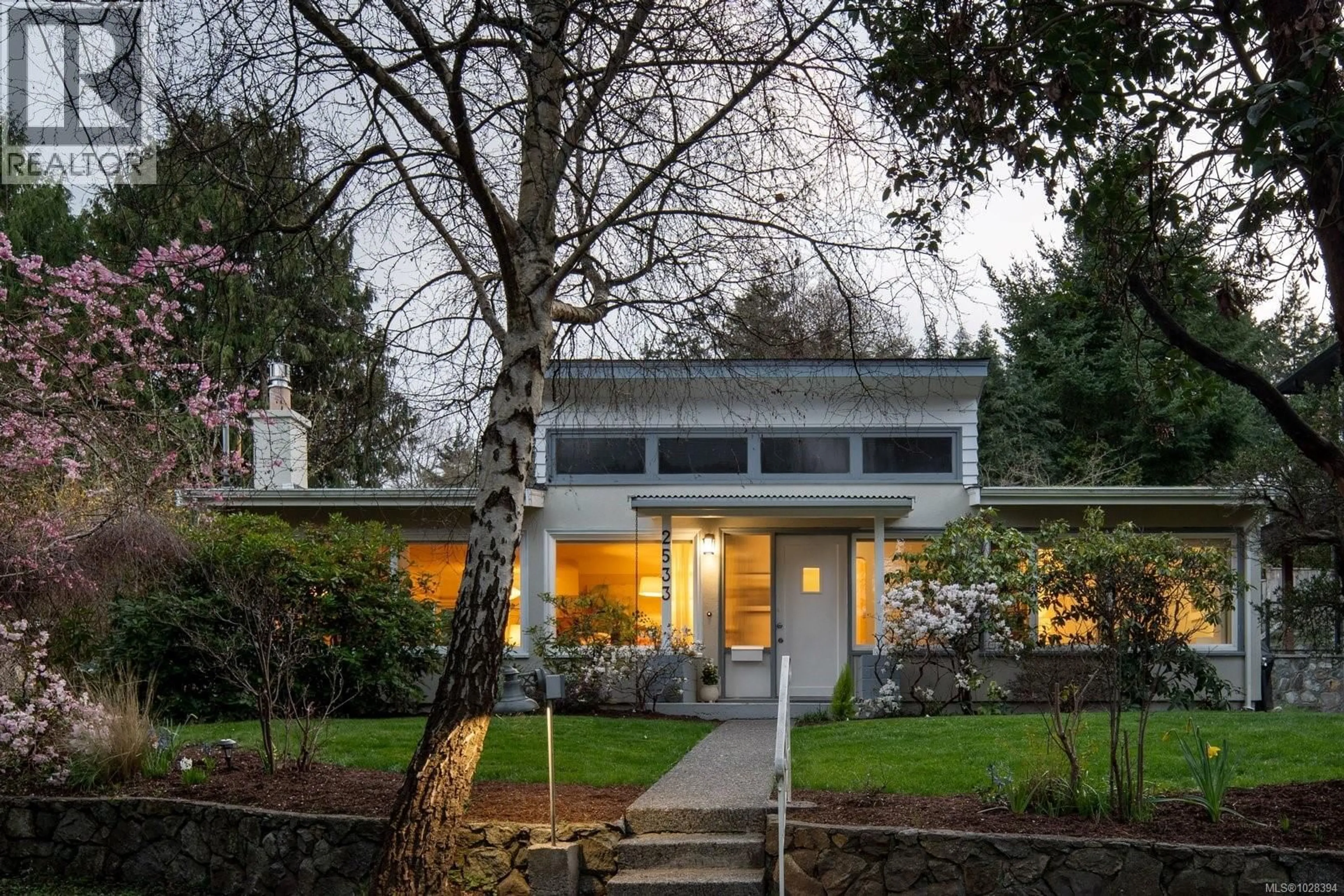 Home with vinyl exterior material, street for 2533 SINCLAIR ROAD, Saanich British Columbia V8N1P7