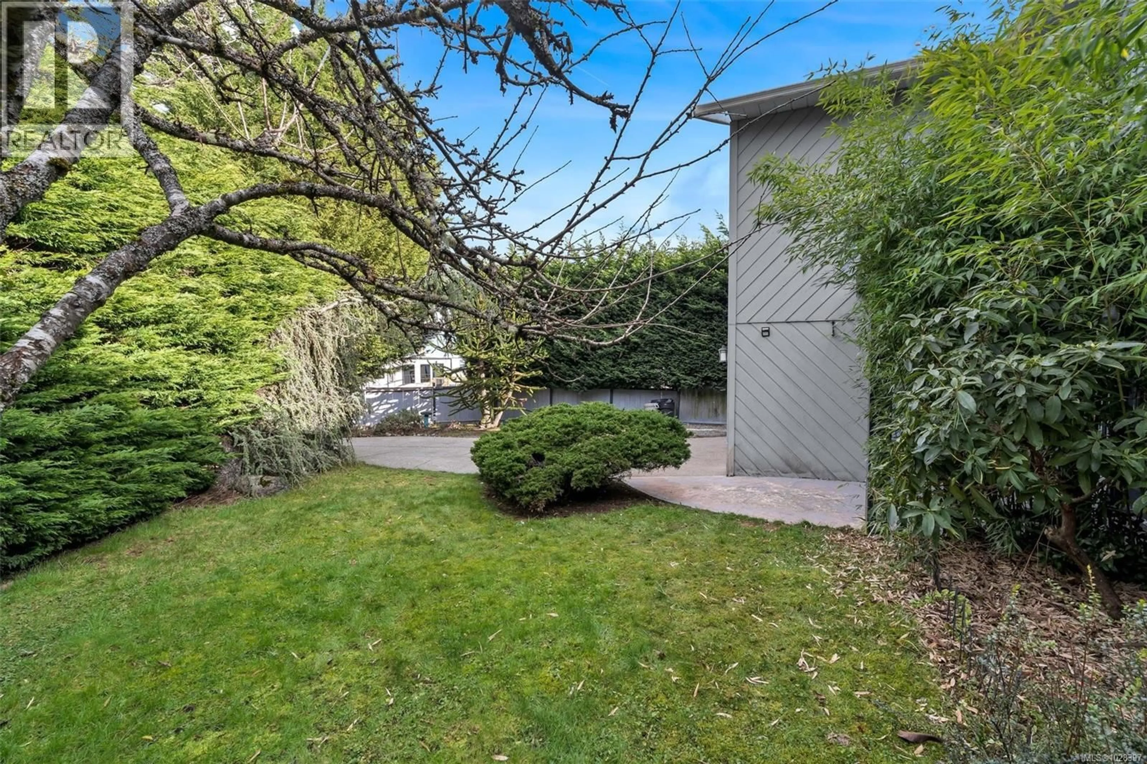 Patio, street for 711 BEXHILL ROAD, Colwood British Columbia V9C3P9