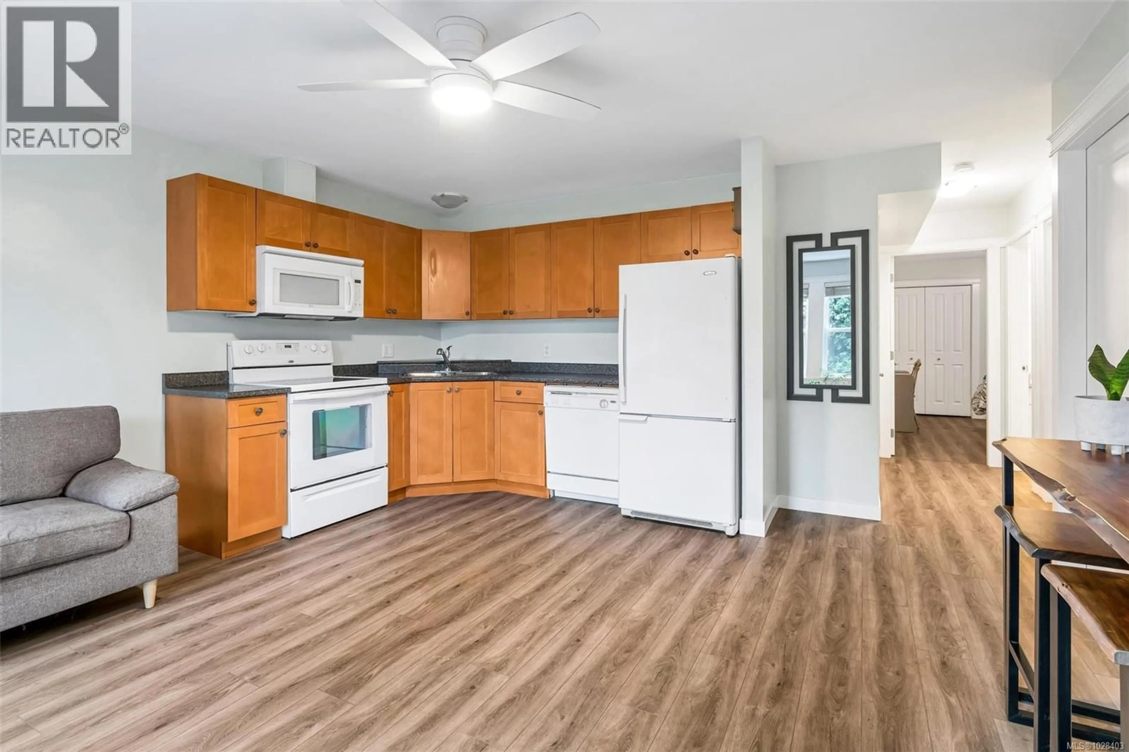 Standard kitchen, unknown for 109 - 954 WALFRED ROAD, Langford British Columbia V9C0E2